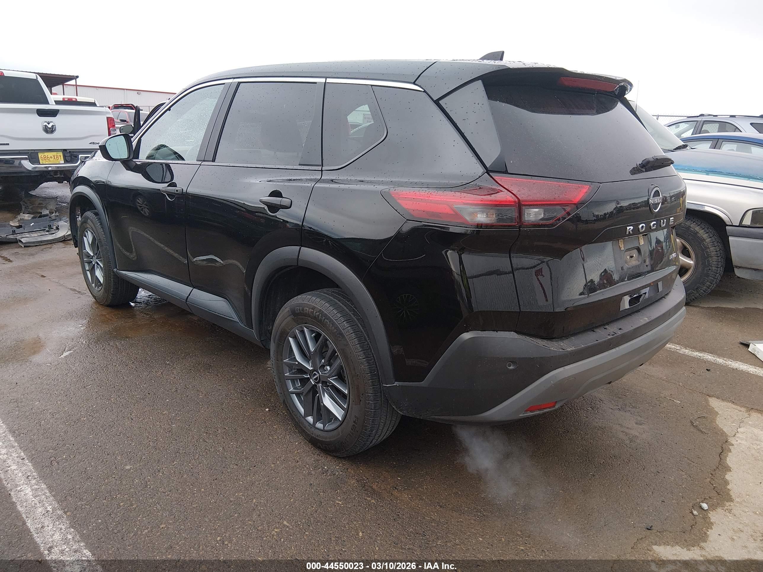 NISSAN ROGUE image 3