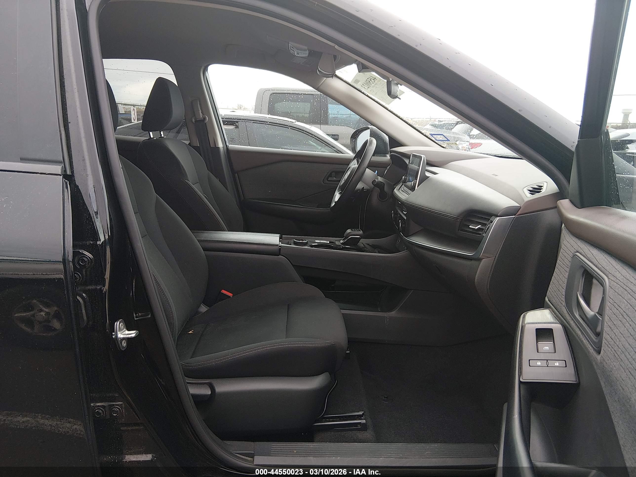 NISSAN ROGUE image 5