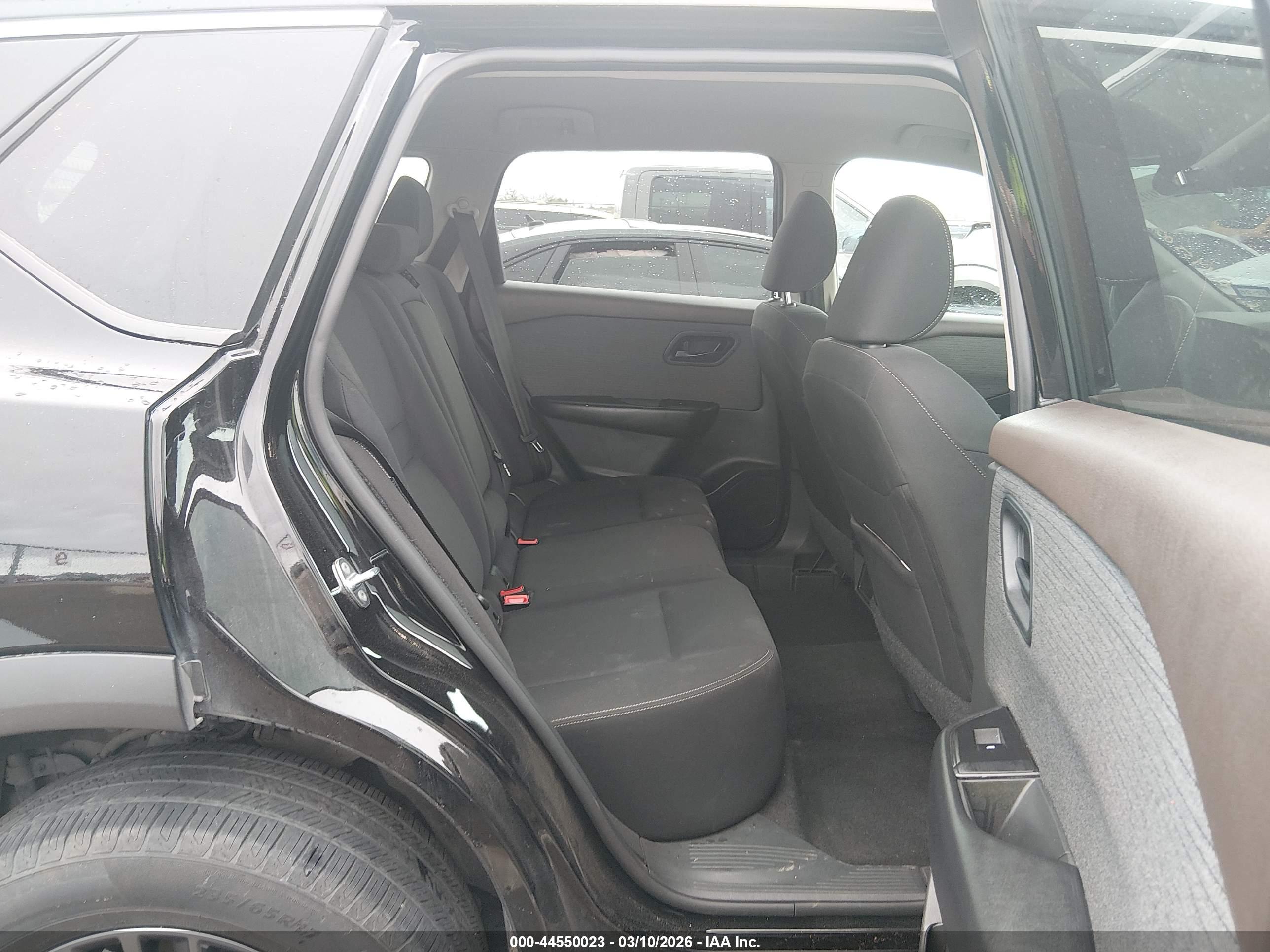 NISSAN ROGUE image 8
