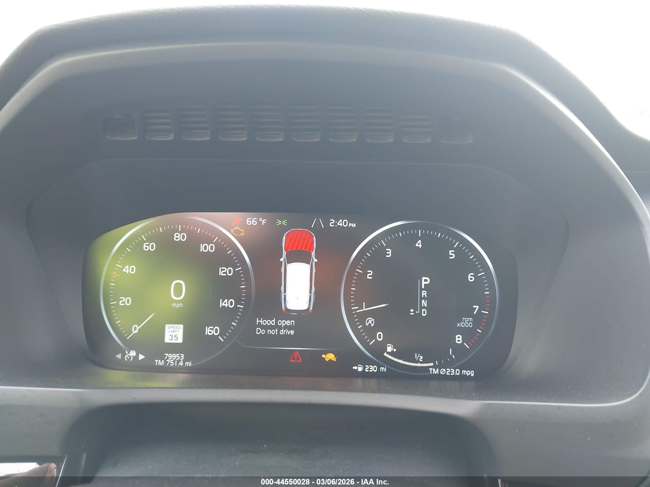 VOLVO XC90 image 7