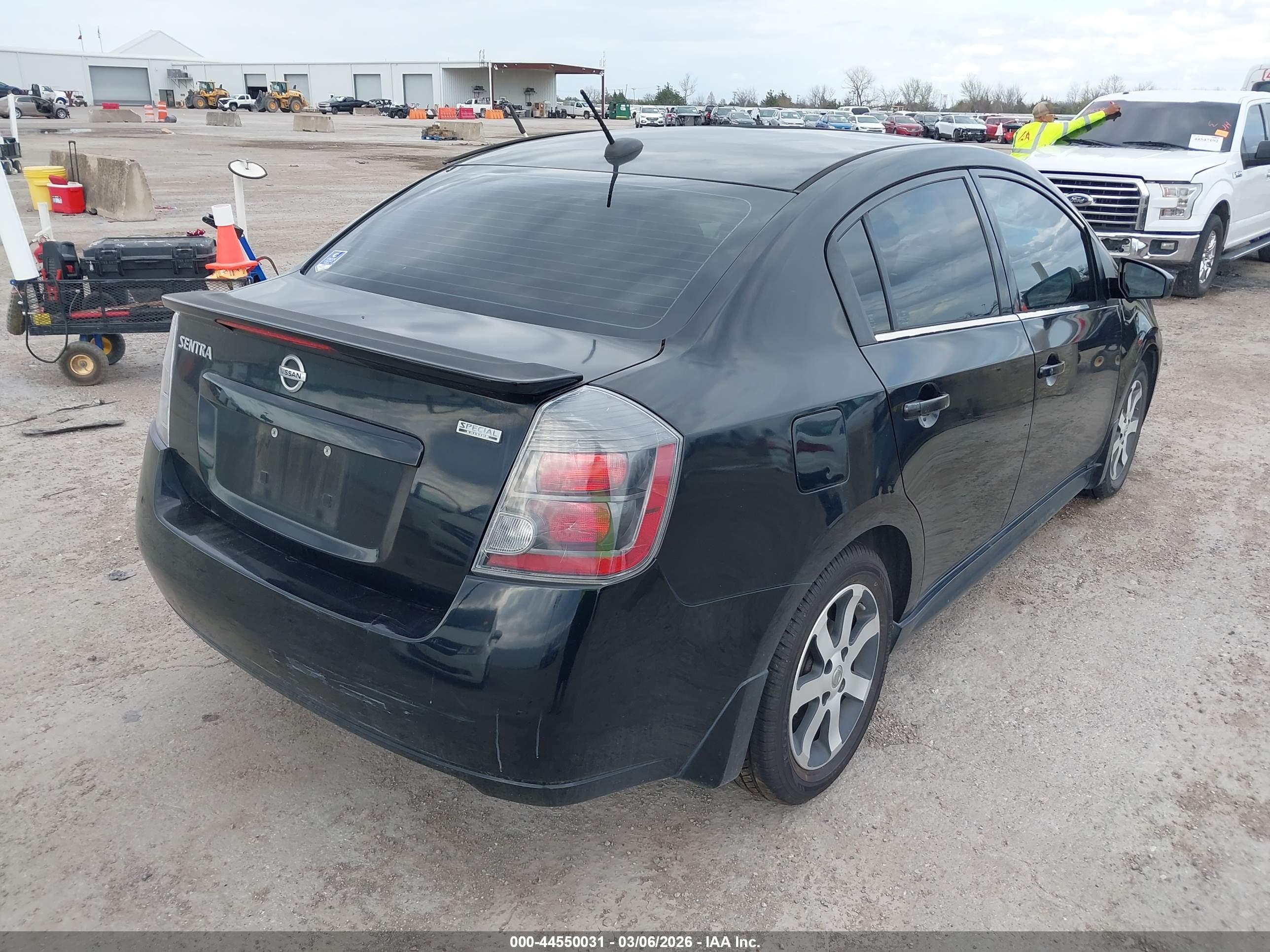 NISSAN SENTRA image 4