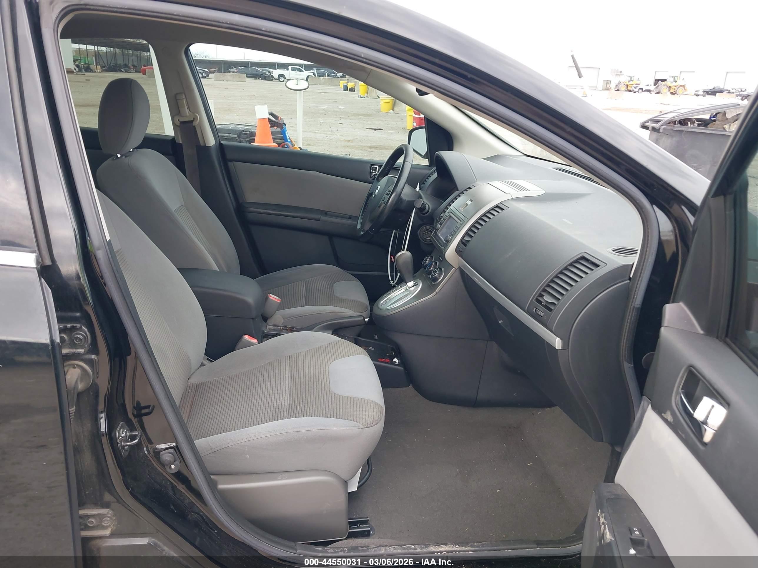 NISSAN SENTRA image 5