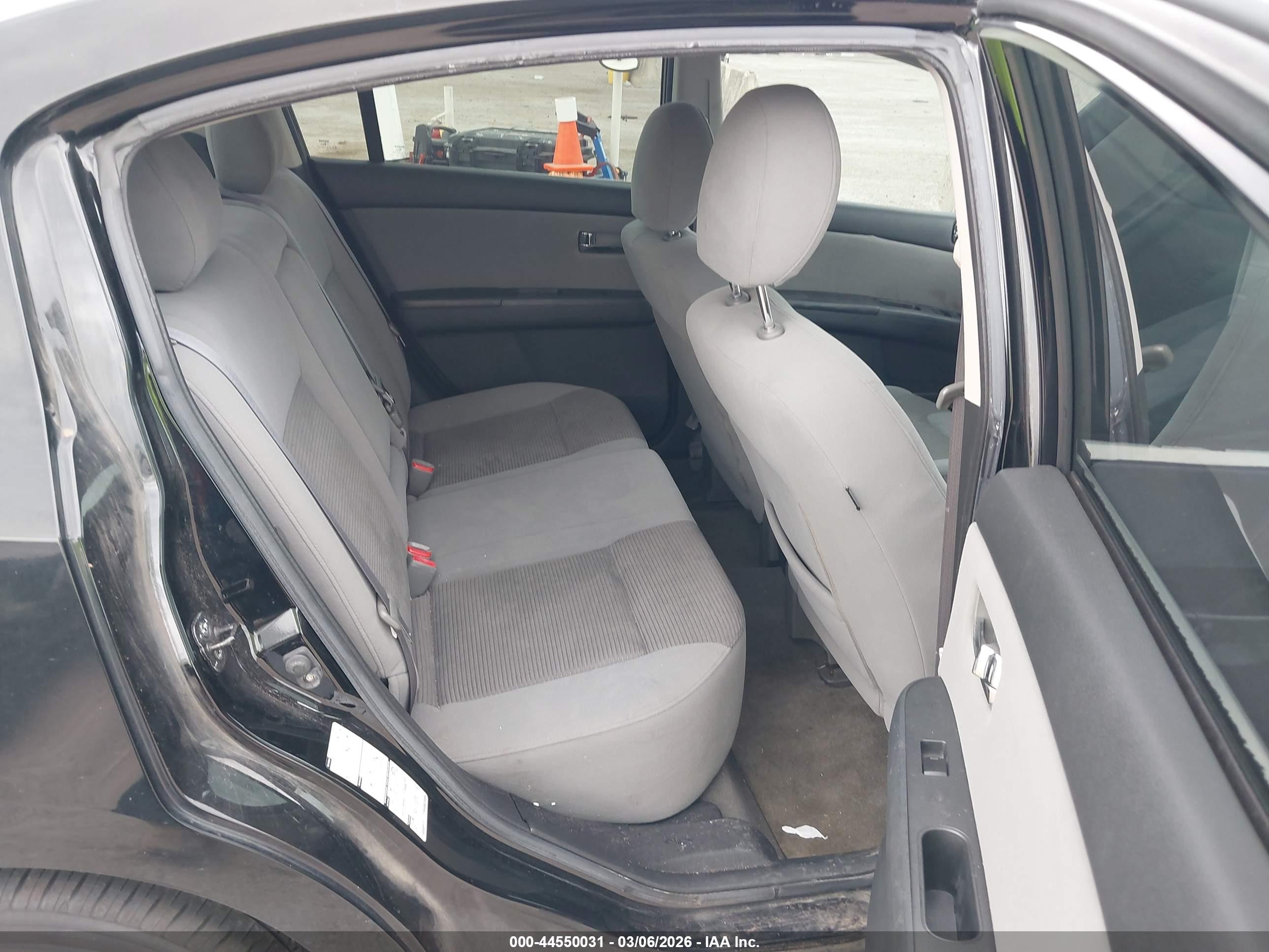 NISSAN SENTRA image 8