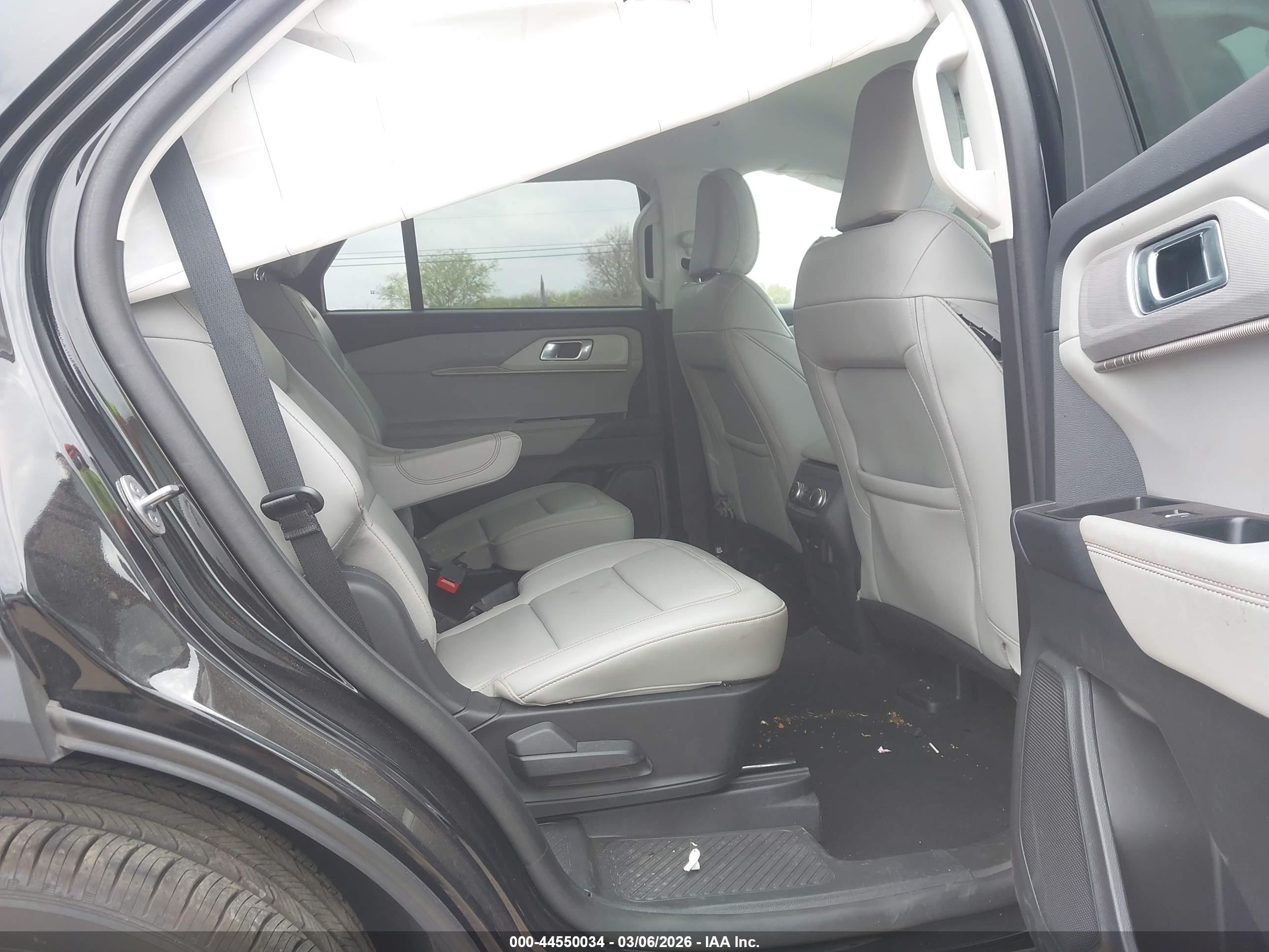FORD EXPLORER image 8