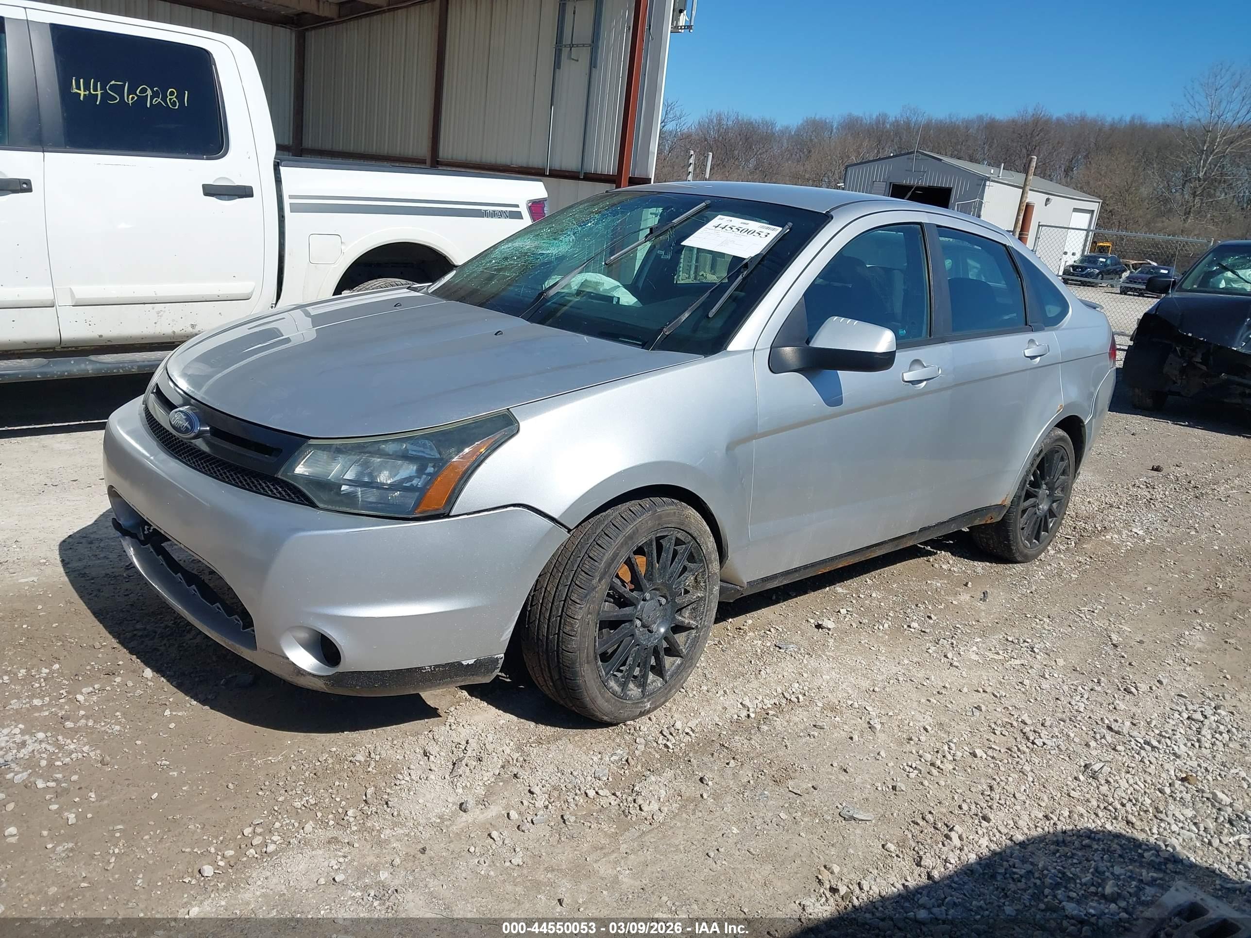 FORD FOCUS image 2