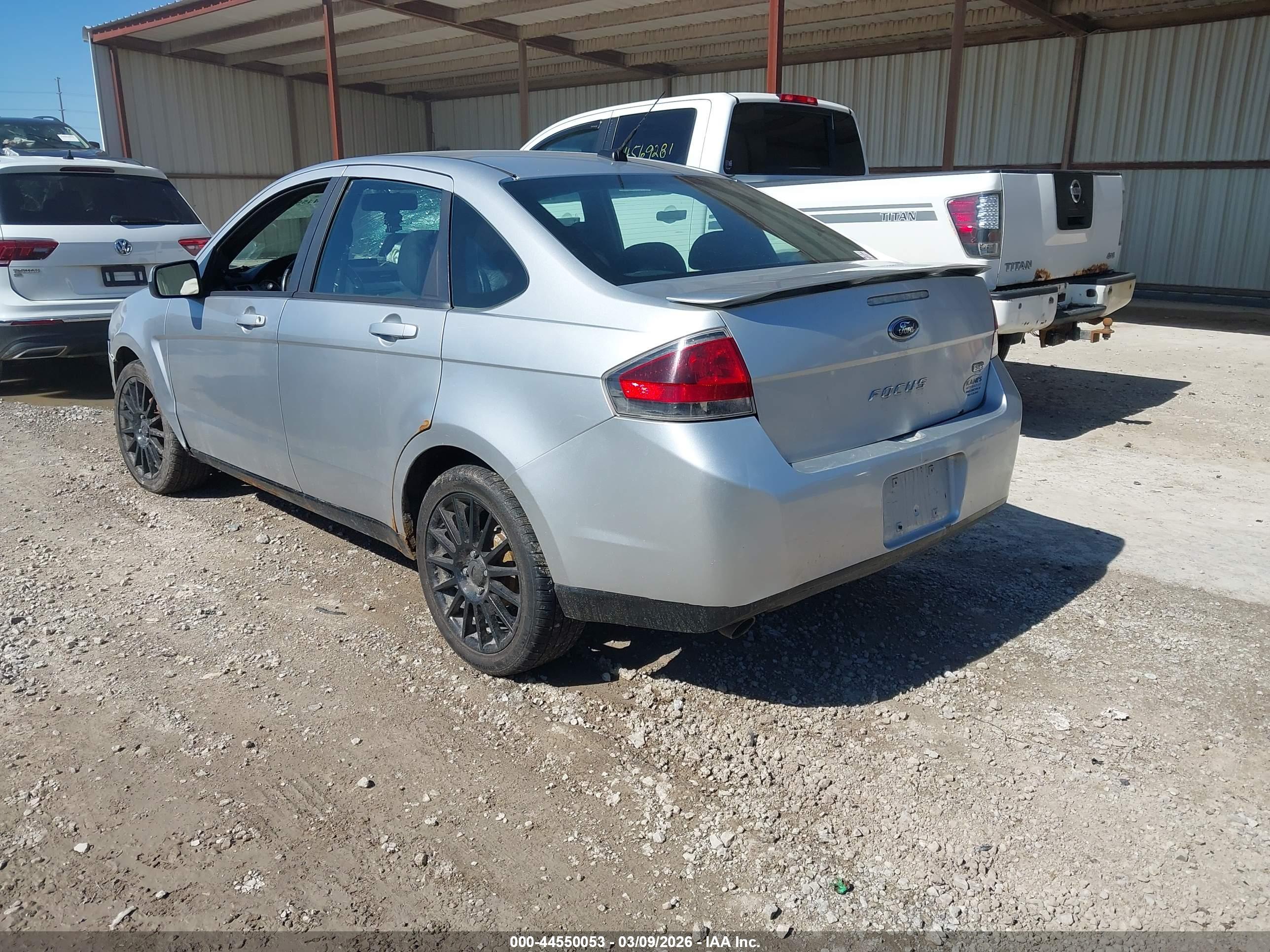 FORD FOCUS image 3