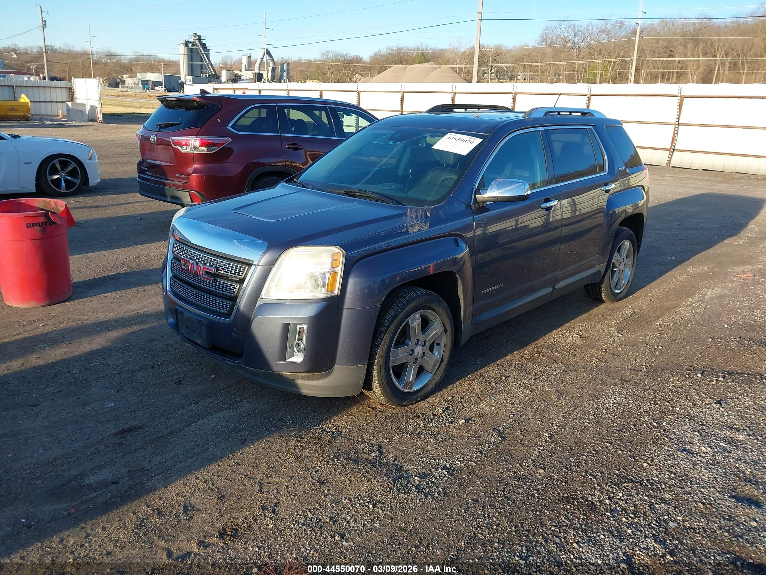 GMC TERRAIN image 2