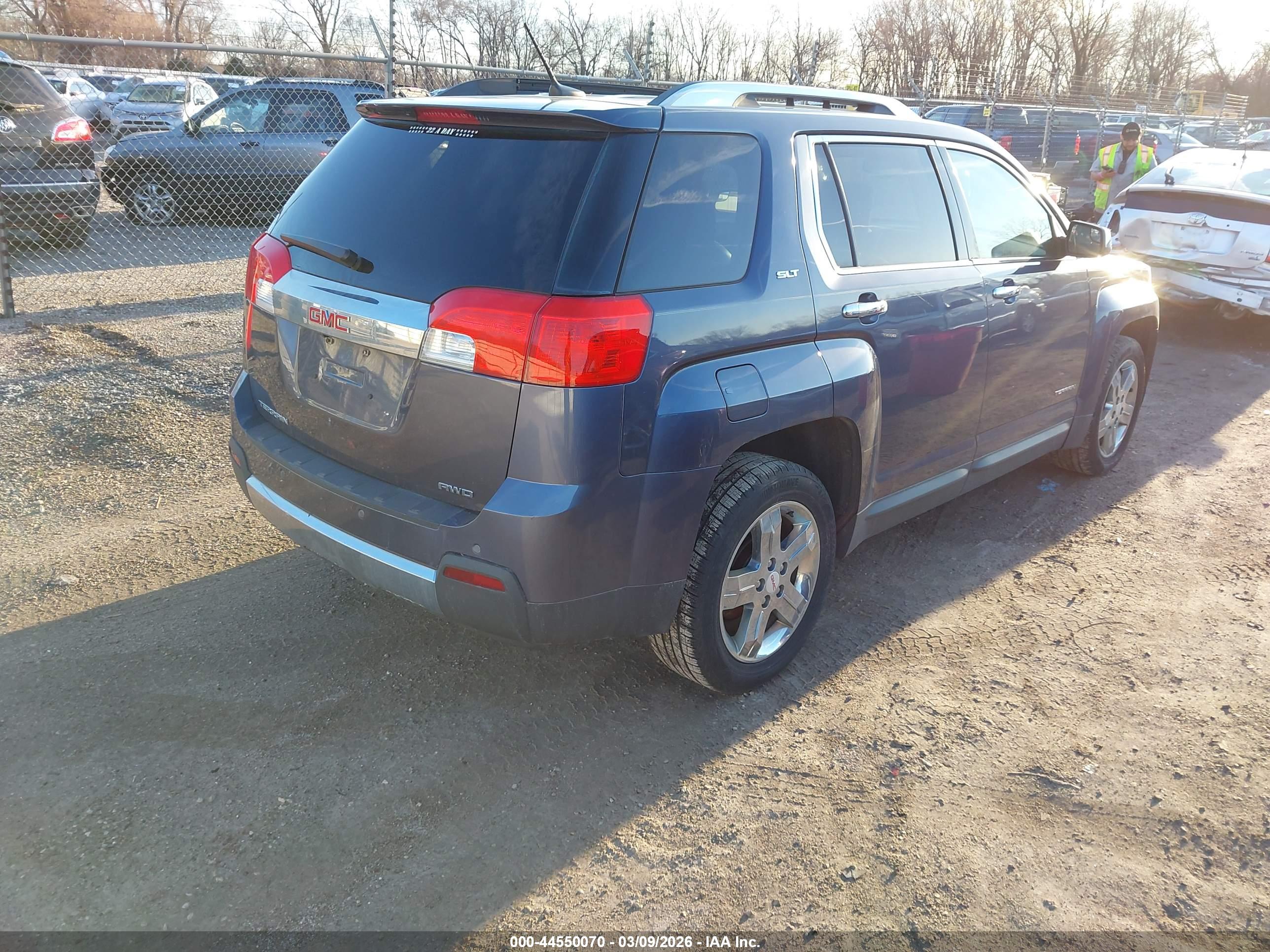 GMC TERRAIN image 4