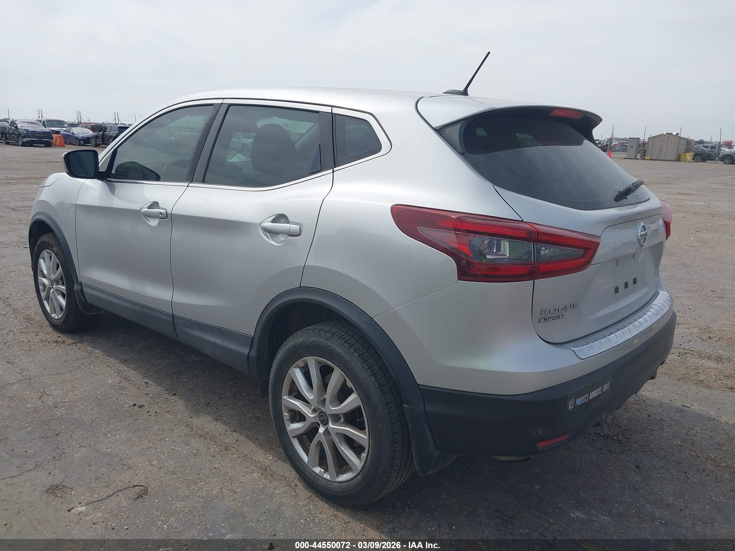 NISSAN ROGUE image 3