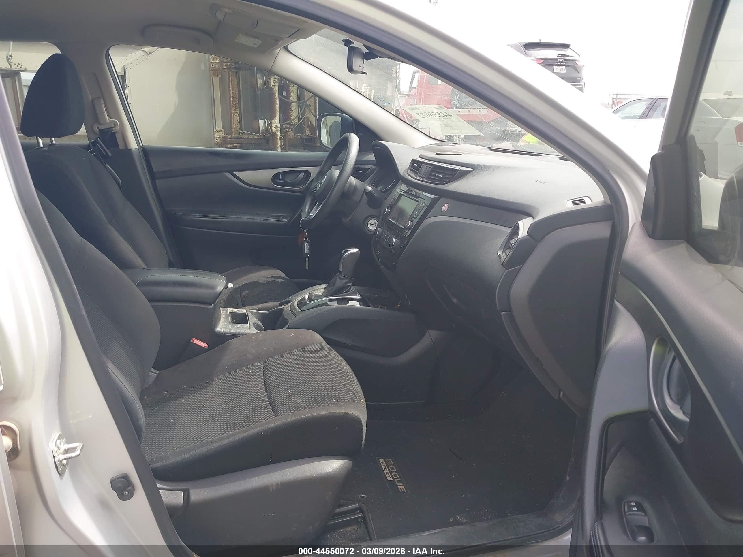 NISSAN ROGUE image 5