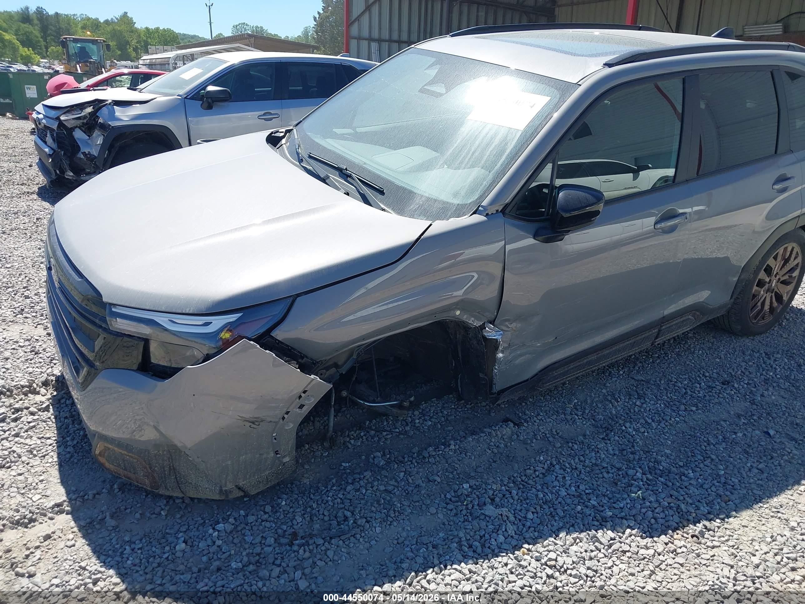 SUBARU FORESTER image 6