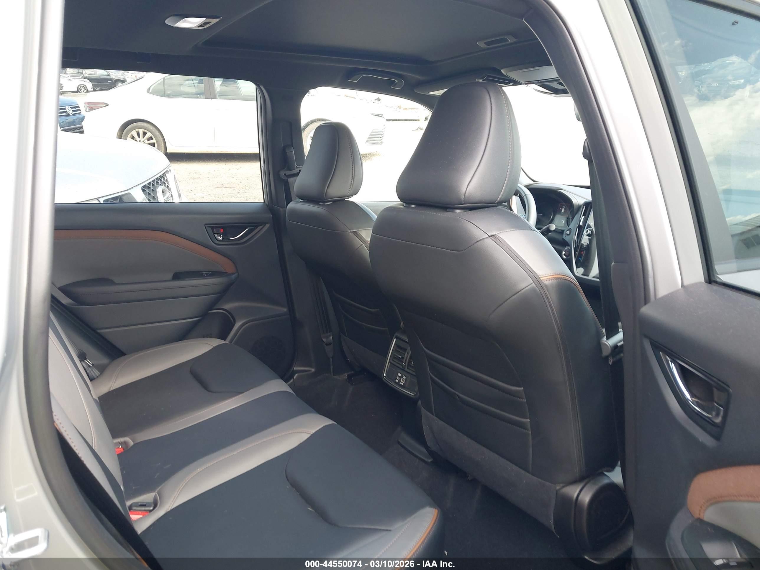SUBARU FORESTER image 8