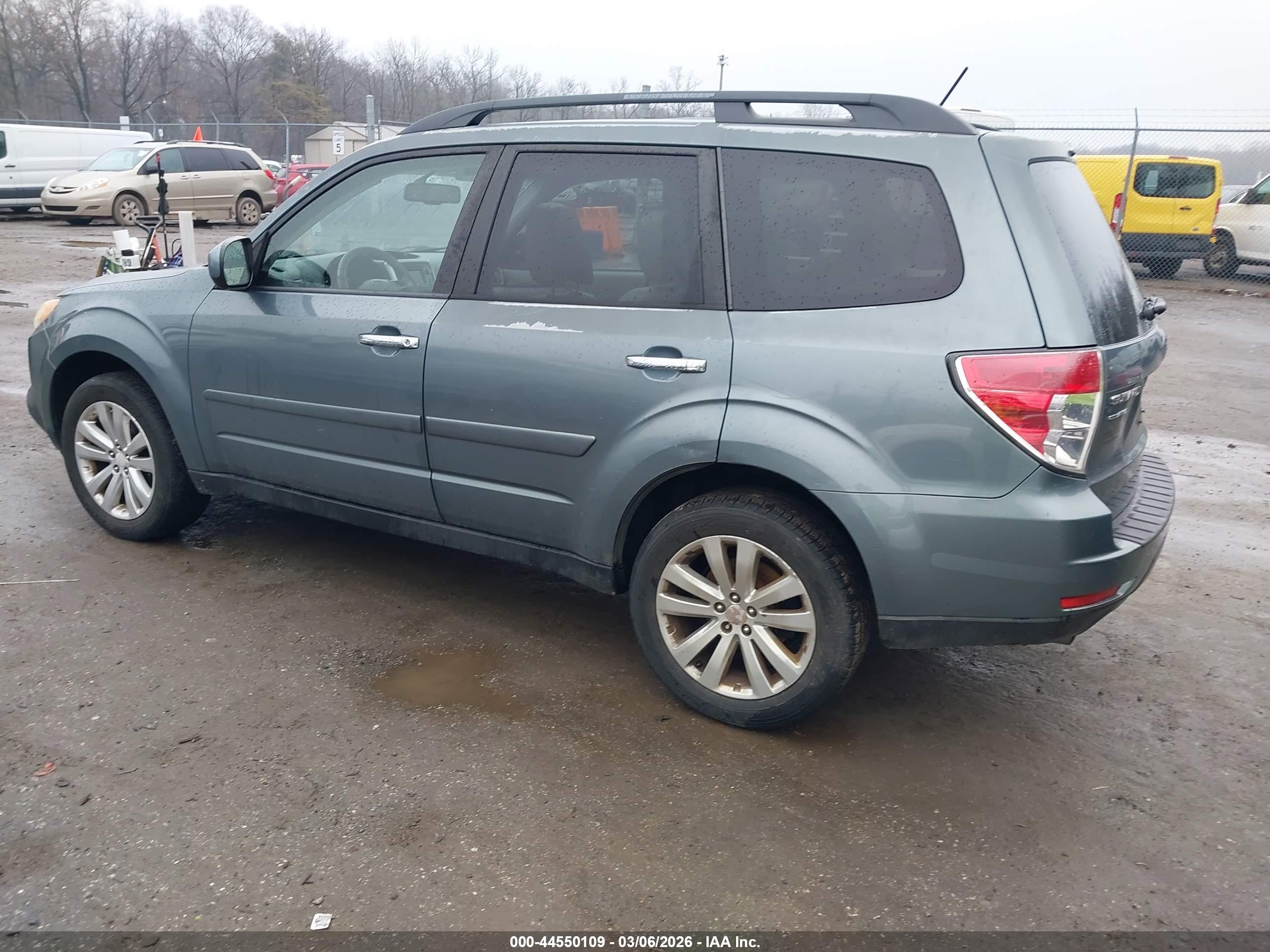 SUBARU FORESTER image 3