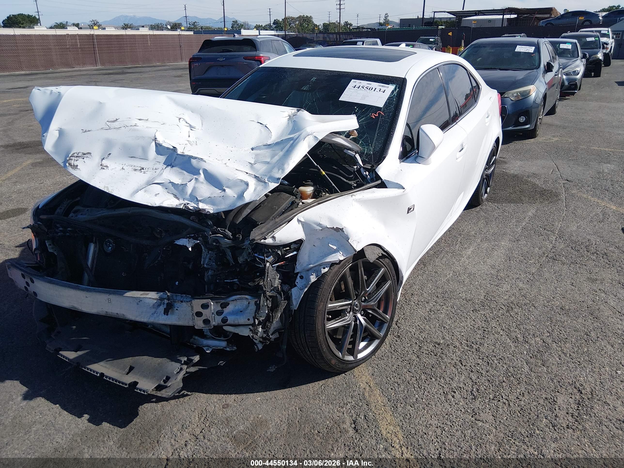 LEXUS IS image 2