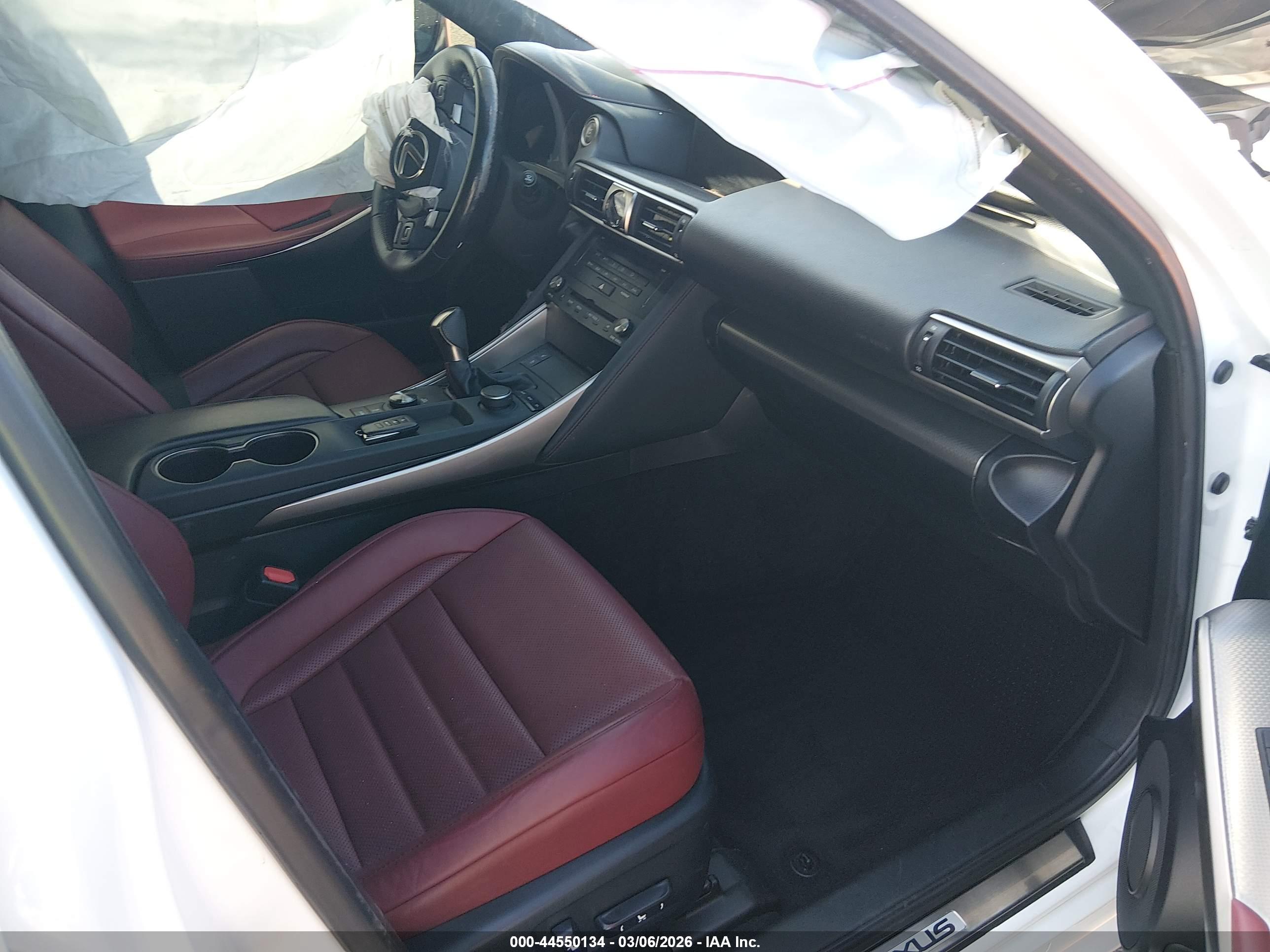 LEXUS IS image 5