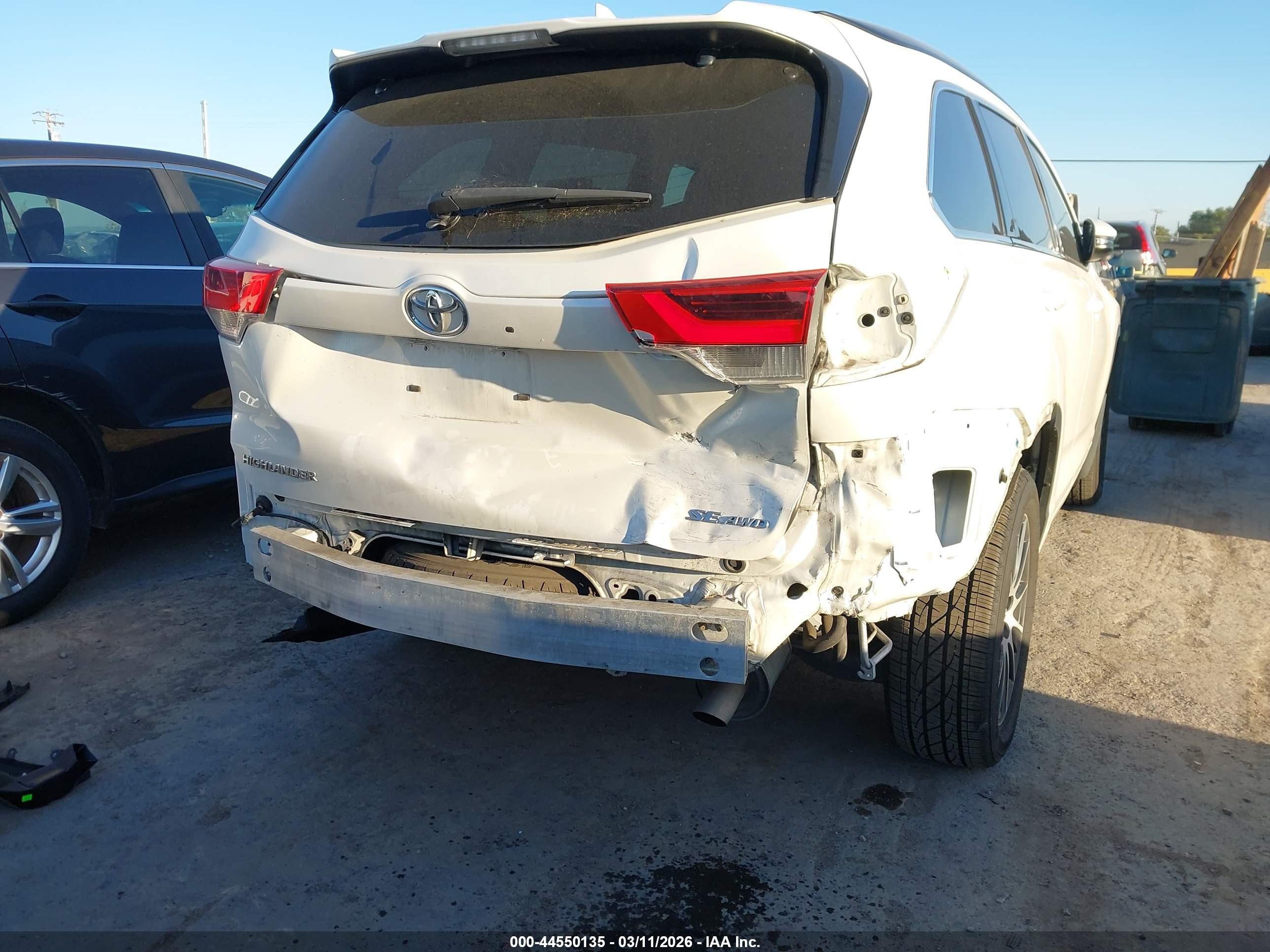 TOYOTA HIGHLANDER image 6