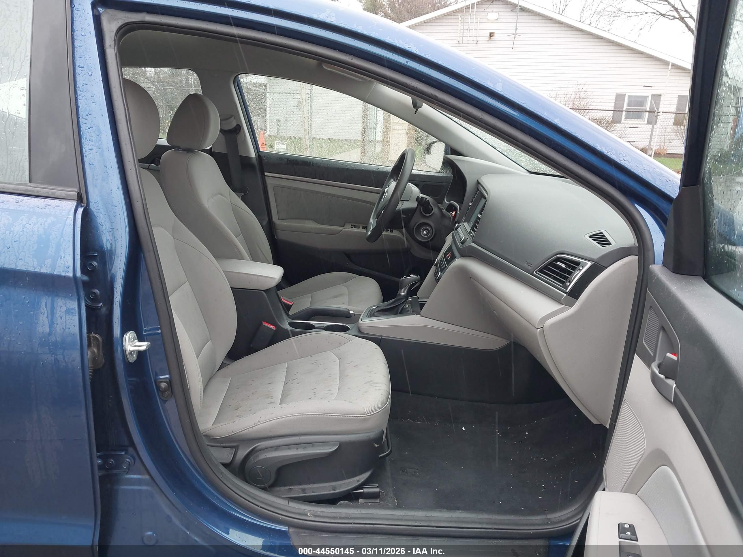 HYUNDAI ELANTRA image 5