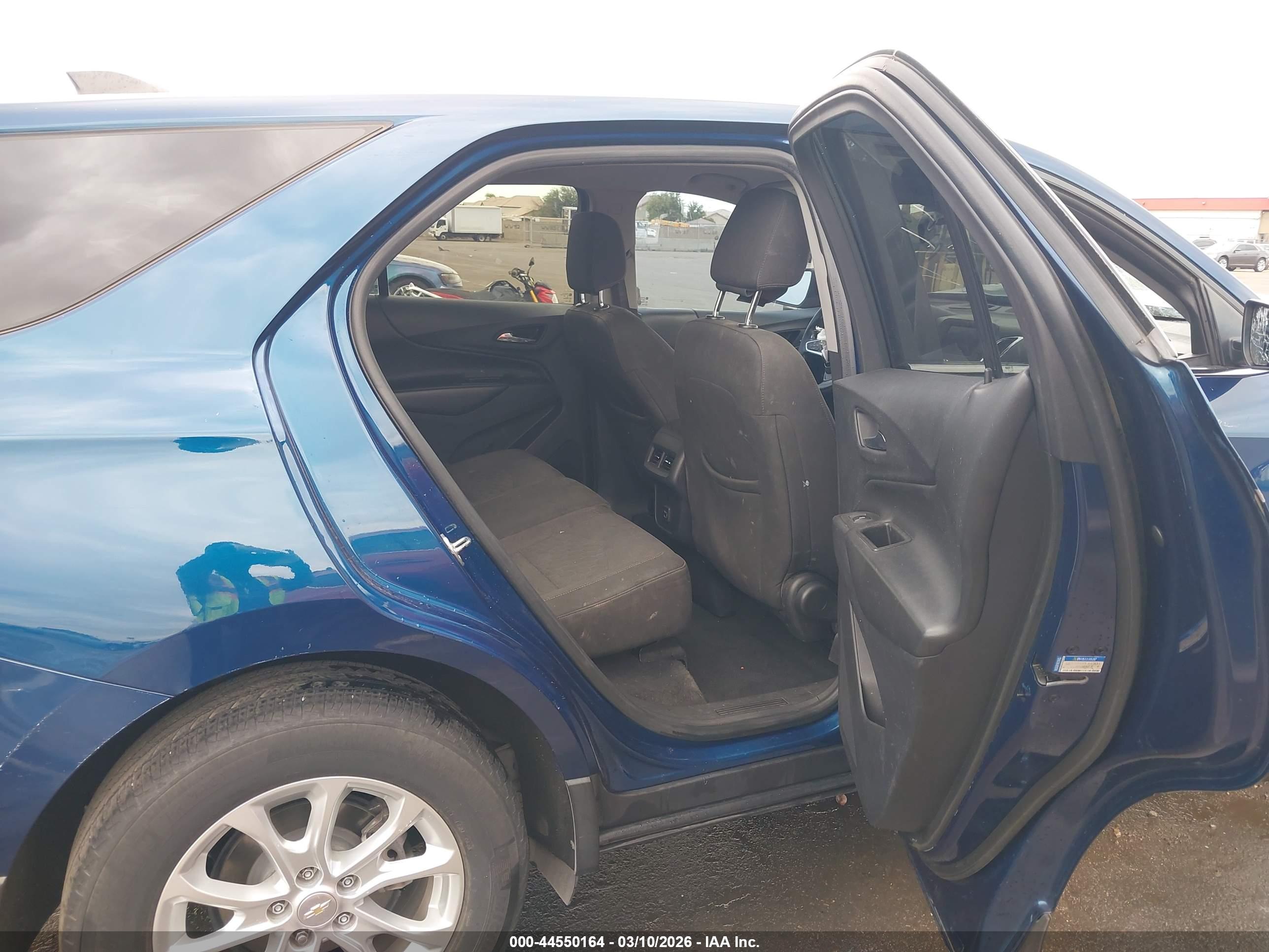 CHEVROLET EQUINOX image 8