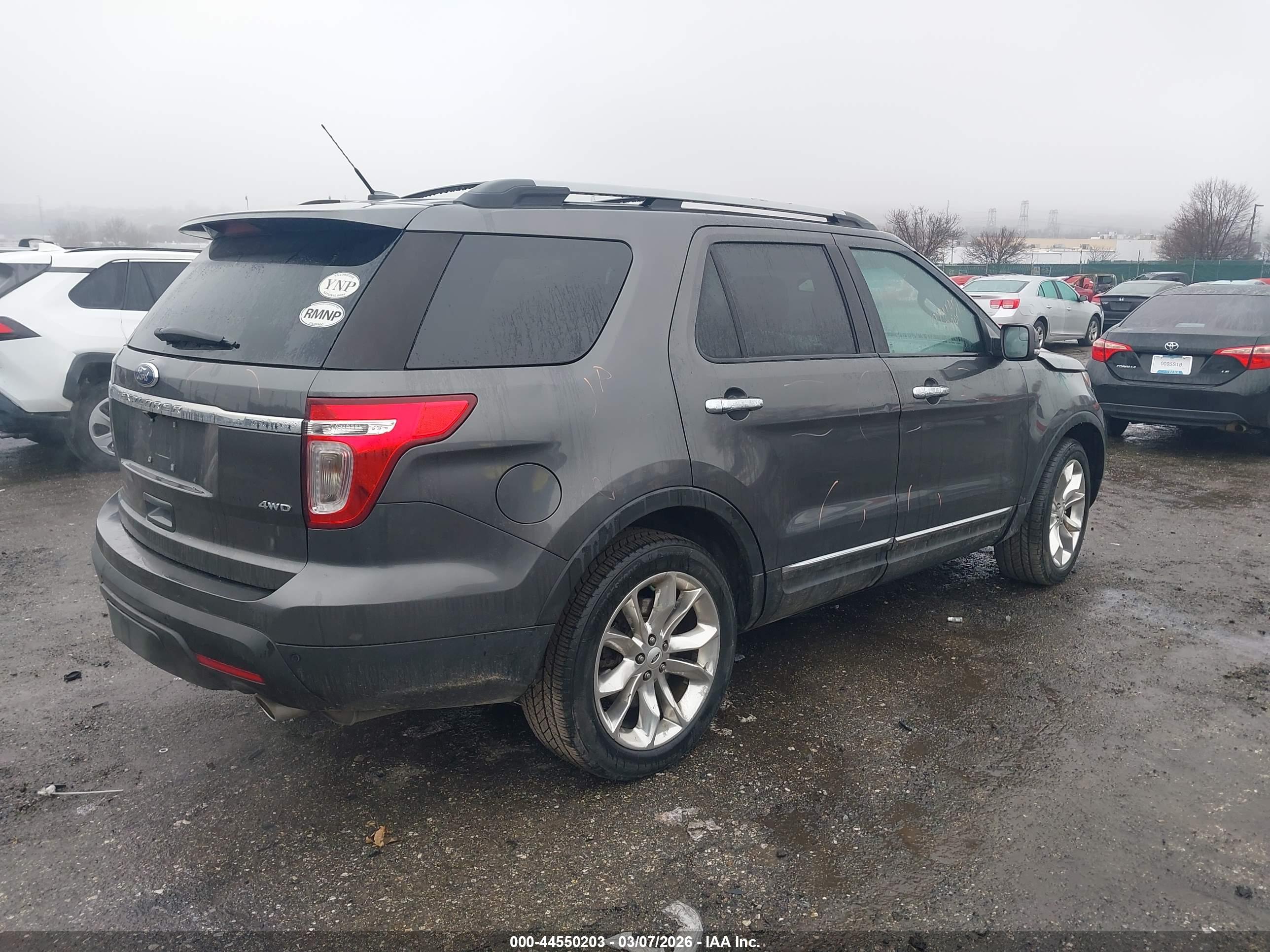 FORD EXPLORER image 4