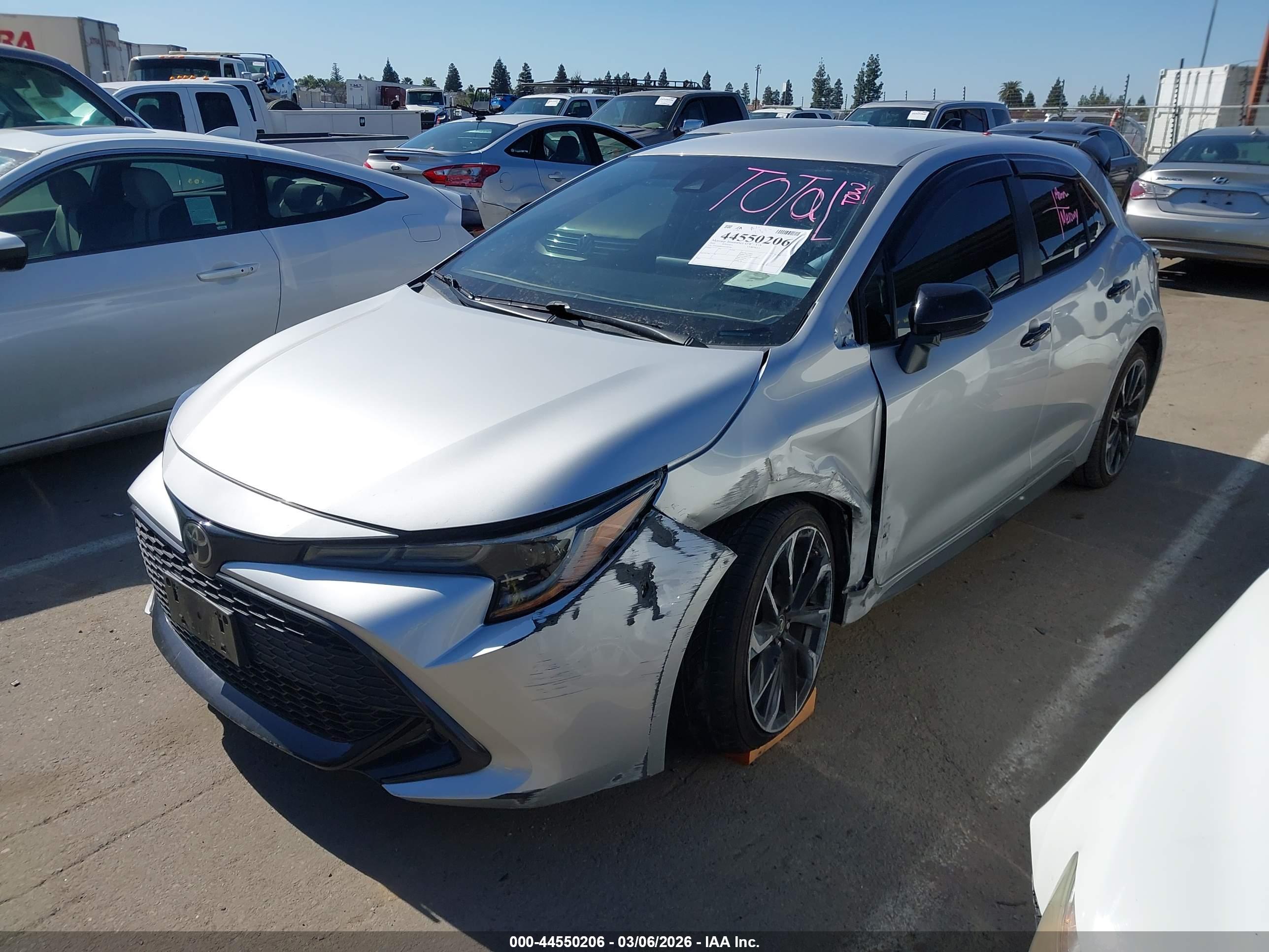TOYOTA COROLLA image 2