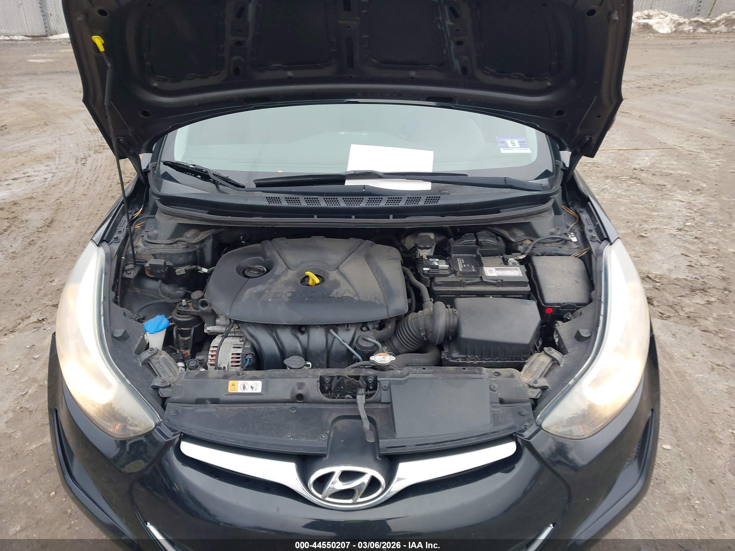 HYUNDAI ELANTRA image 10