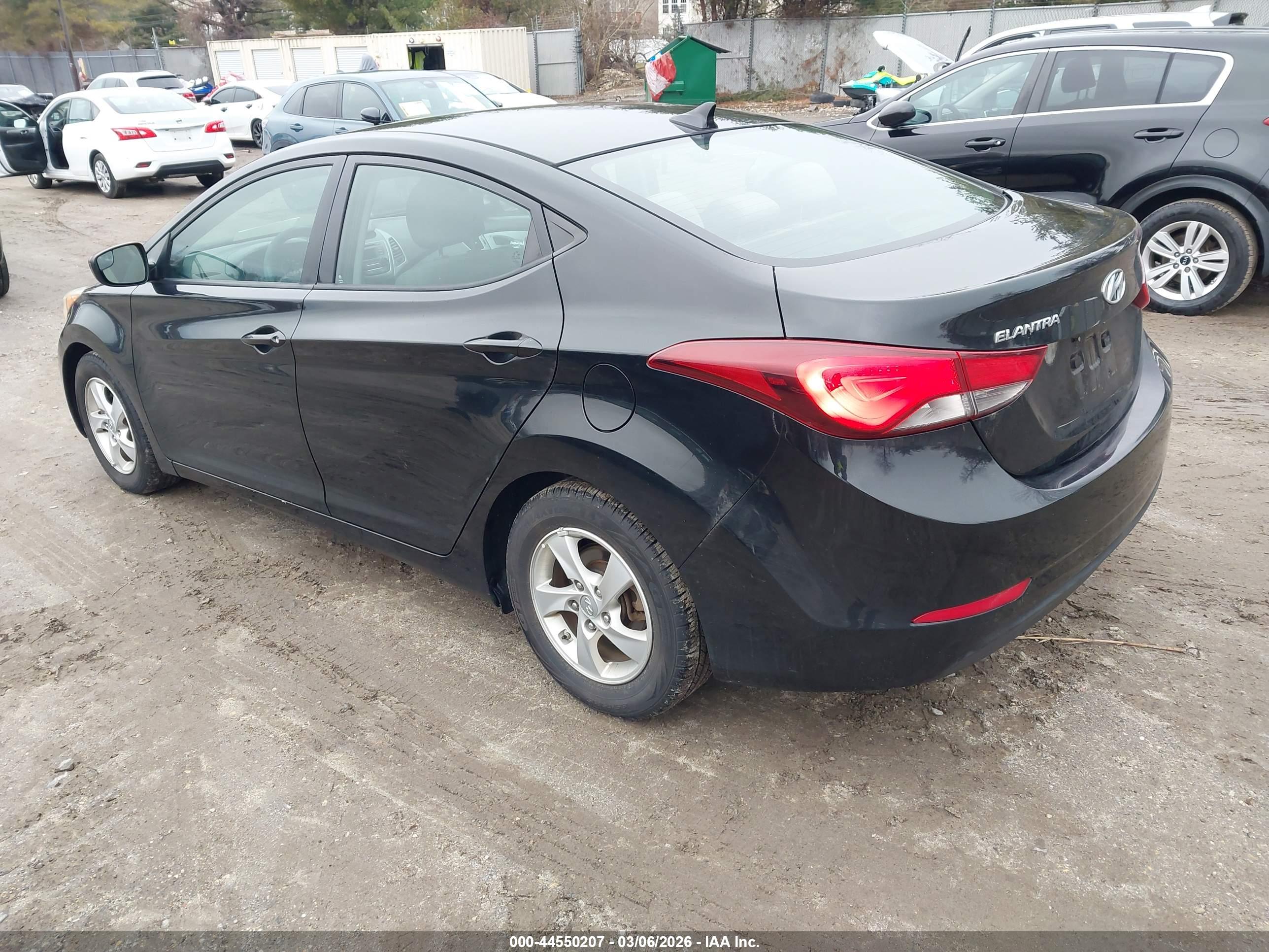 HYUNDAI ELANTRA image 3