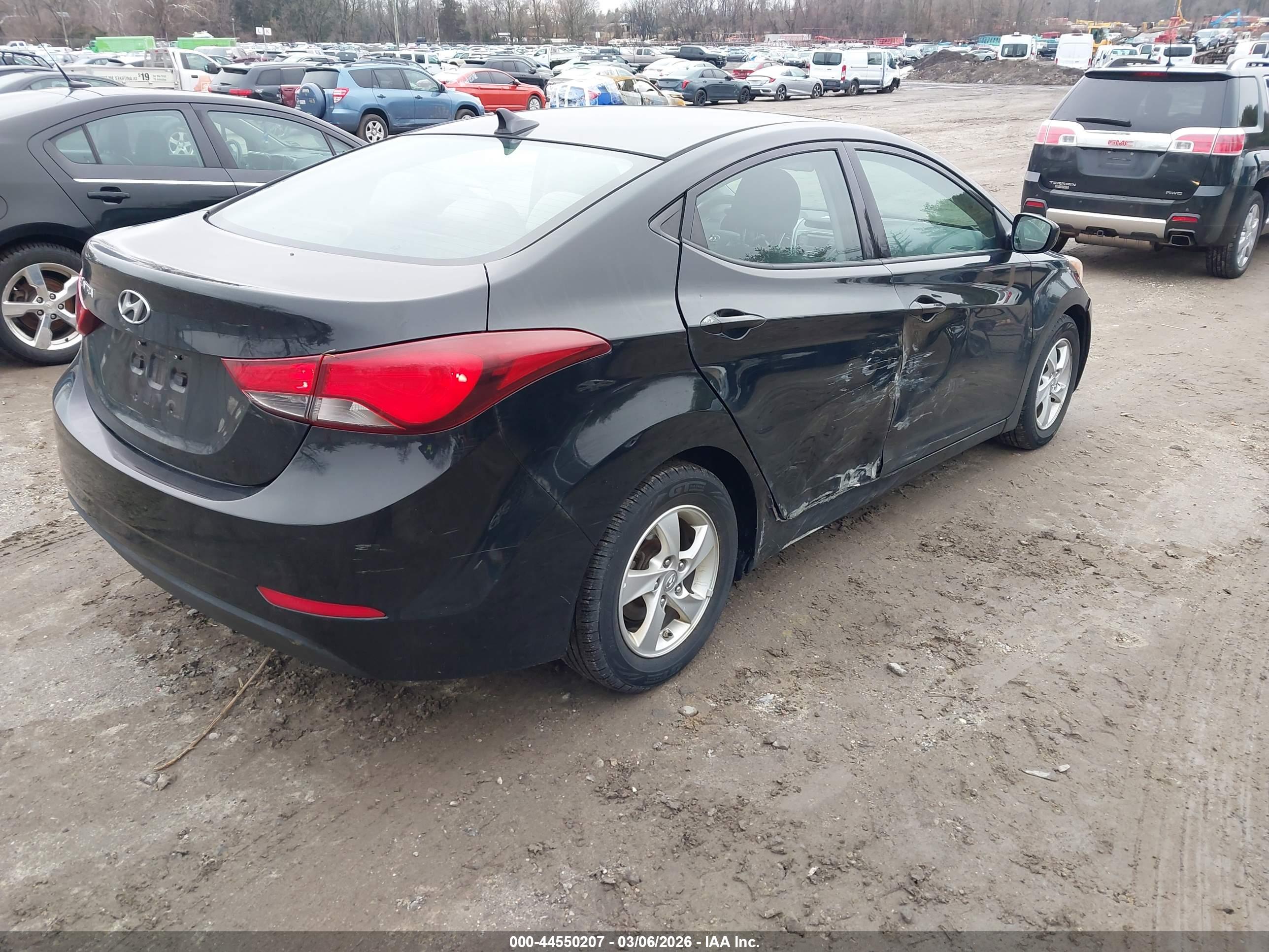 HYUNDAI ELANTRA image 4