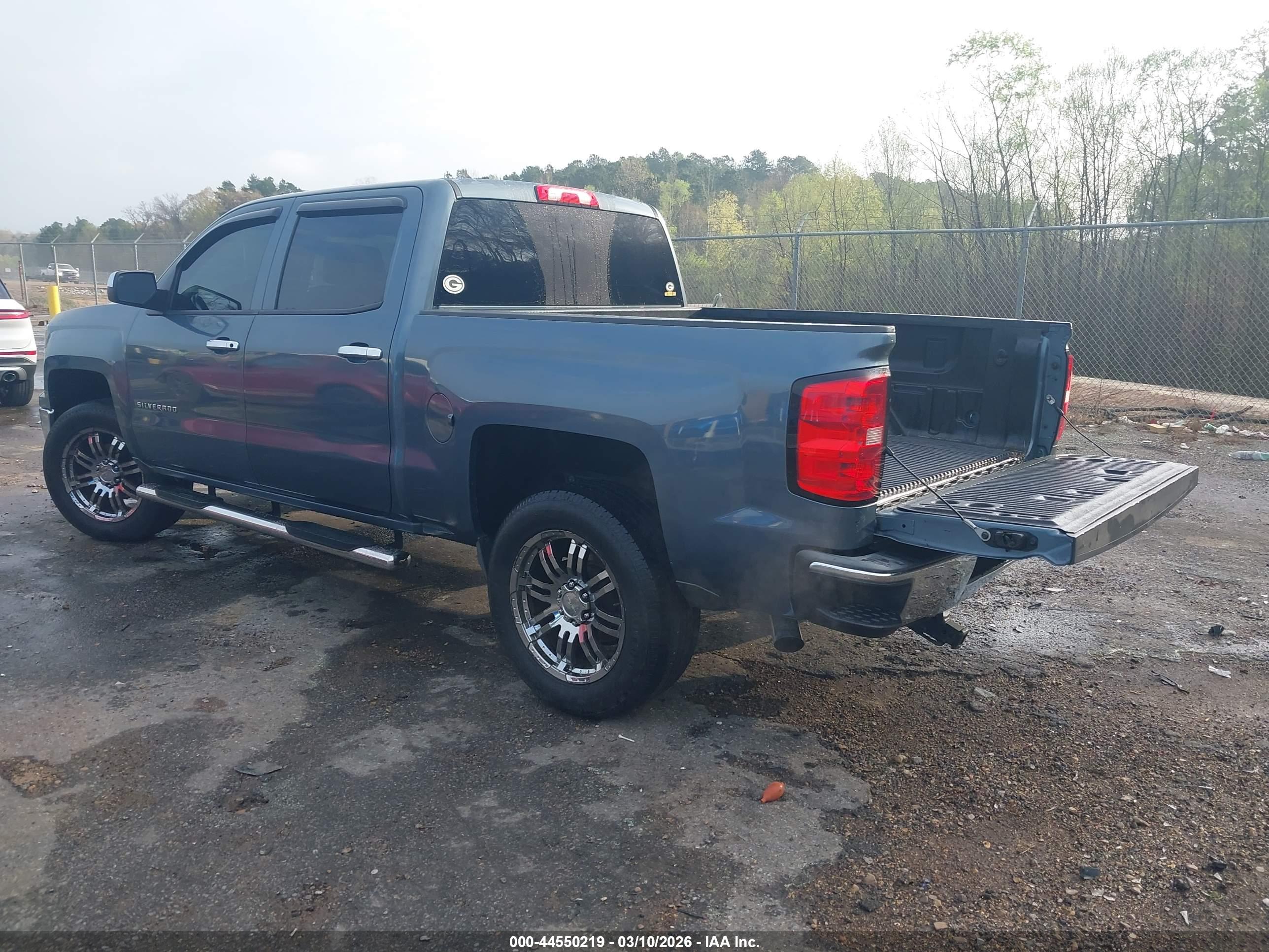 CHEVROLET SILVERADO image 3
