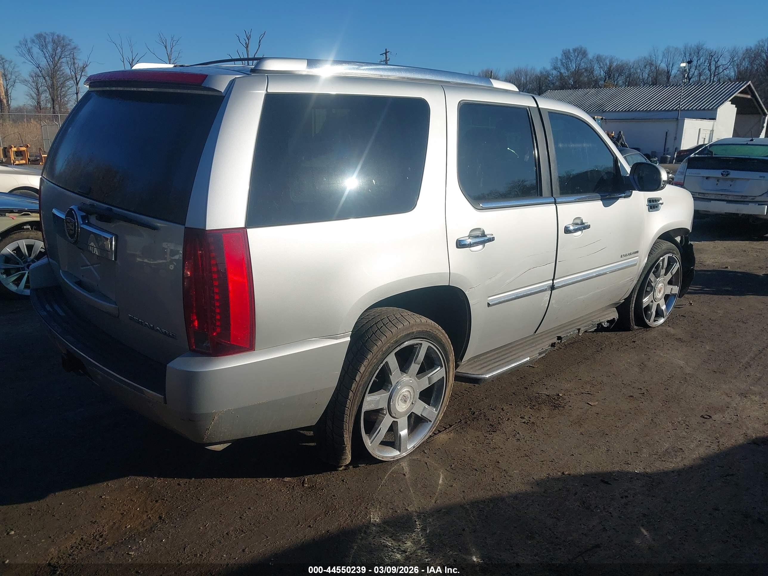 CADILLAC ESCALADE image 4