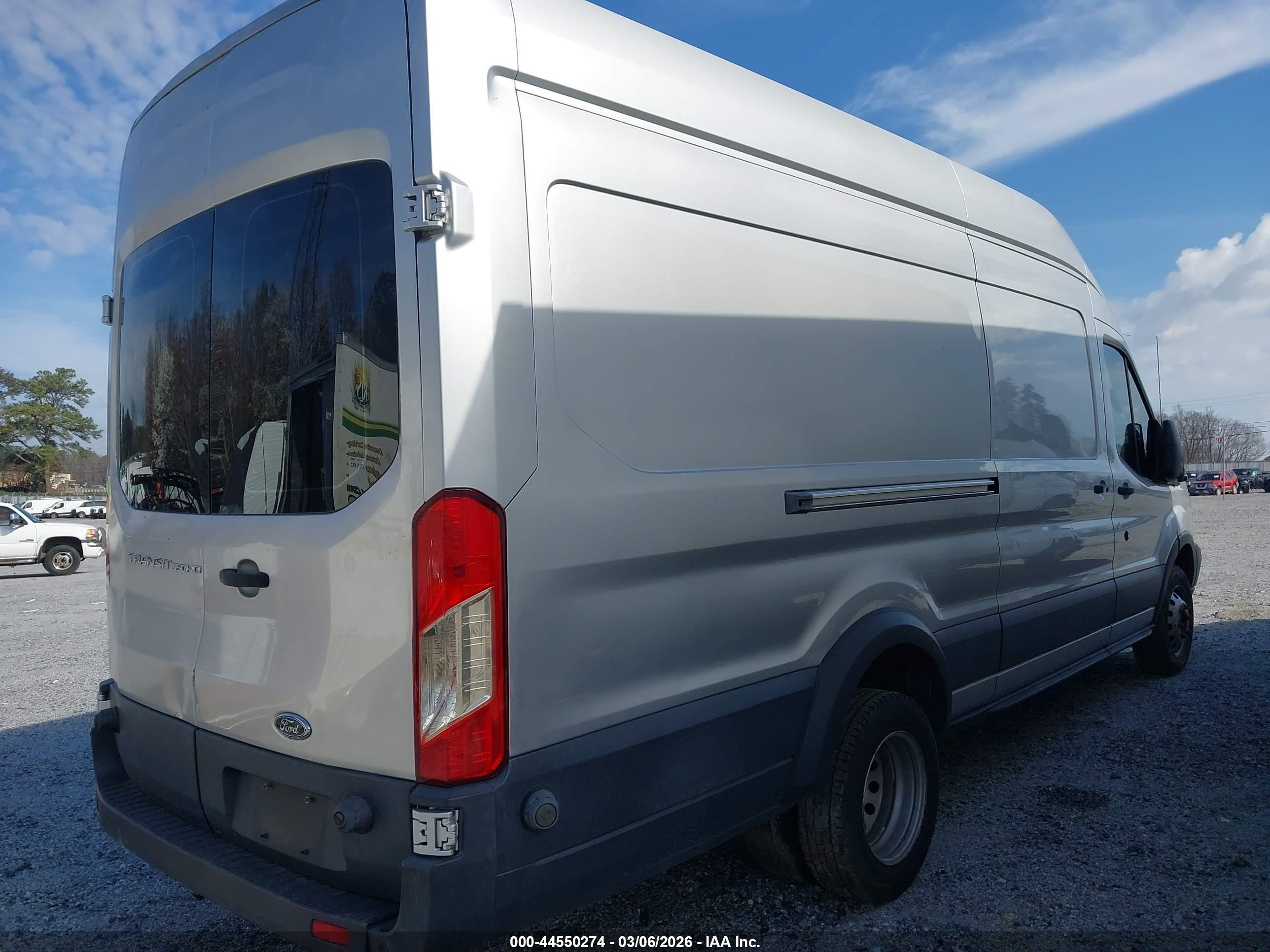 FORD TRANSIT-350 image 4