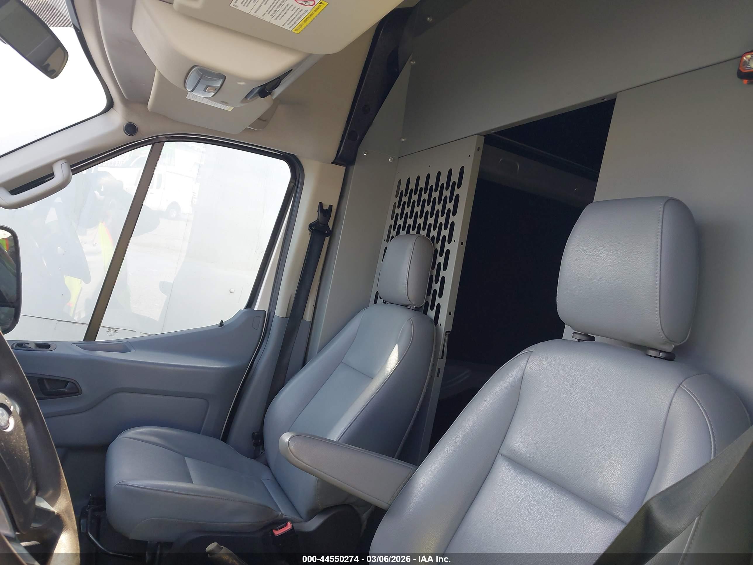 FORD TRANSIT-350 image 7