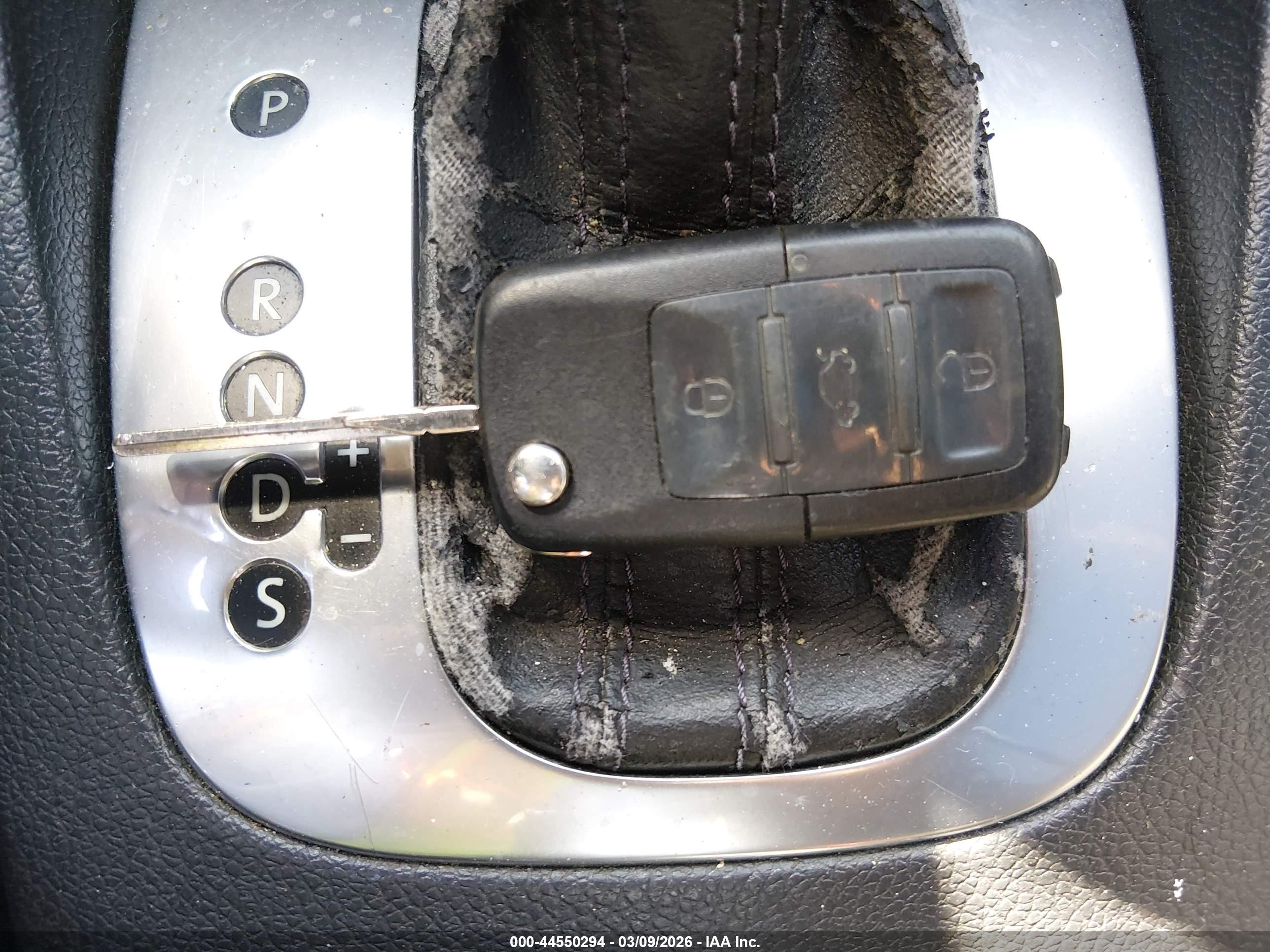 VOLKSWAGEN EOS image 11