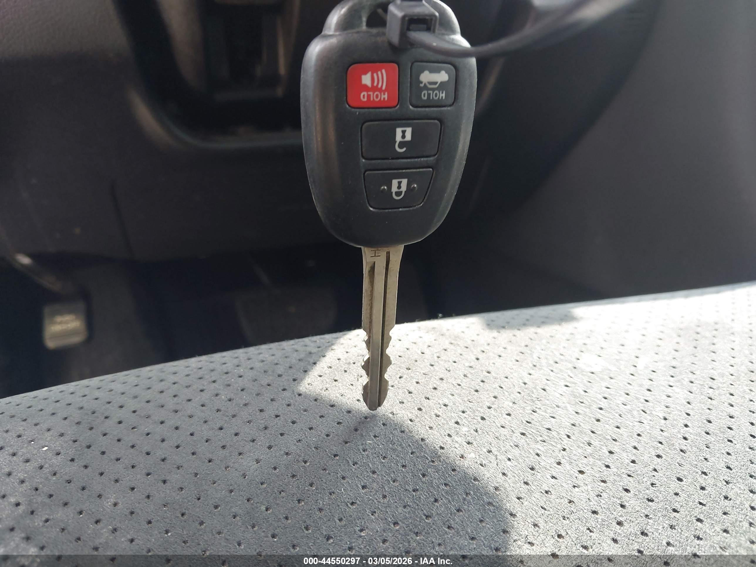 TOYOTA CAMRY image 11