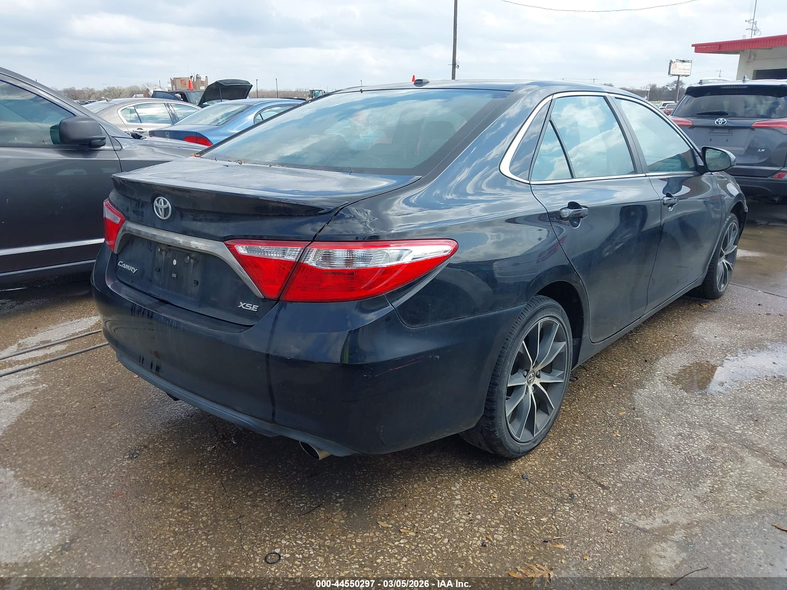 TOYOTA CAMRY image 4