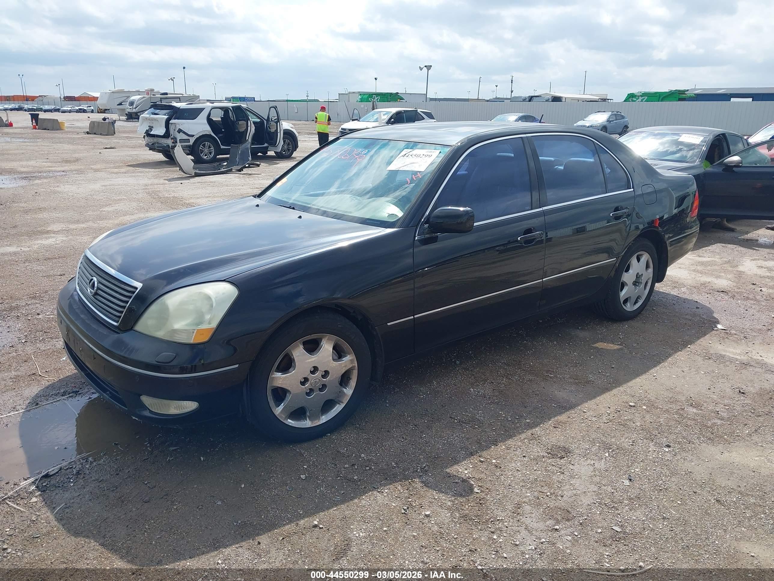 LEXUS LS image 2
