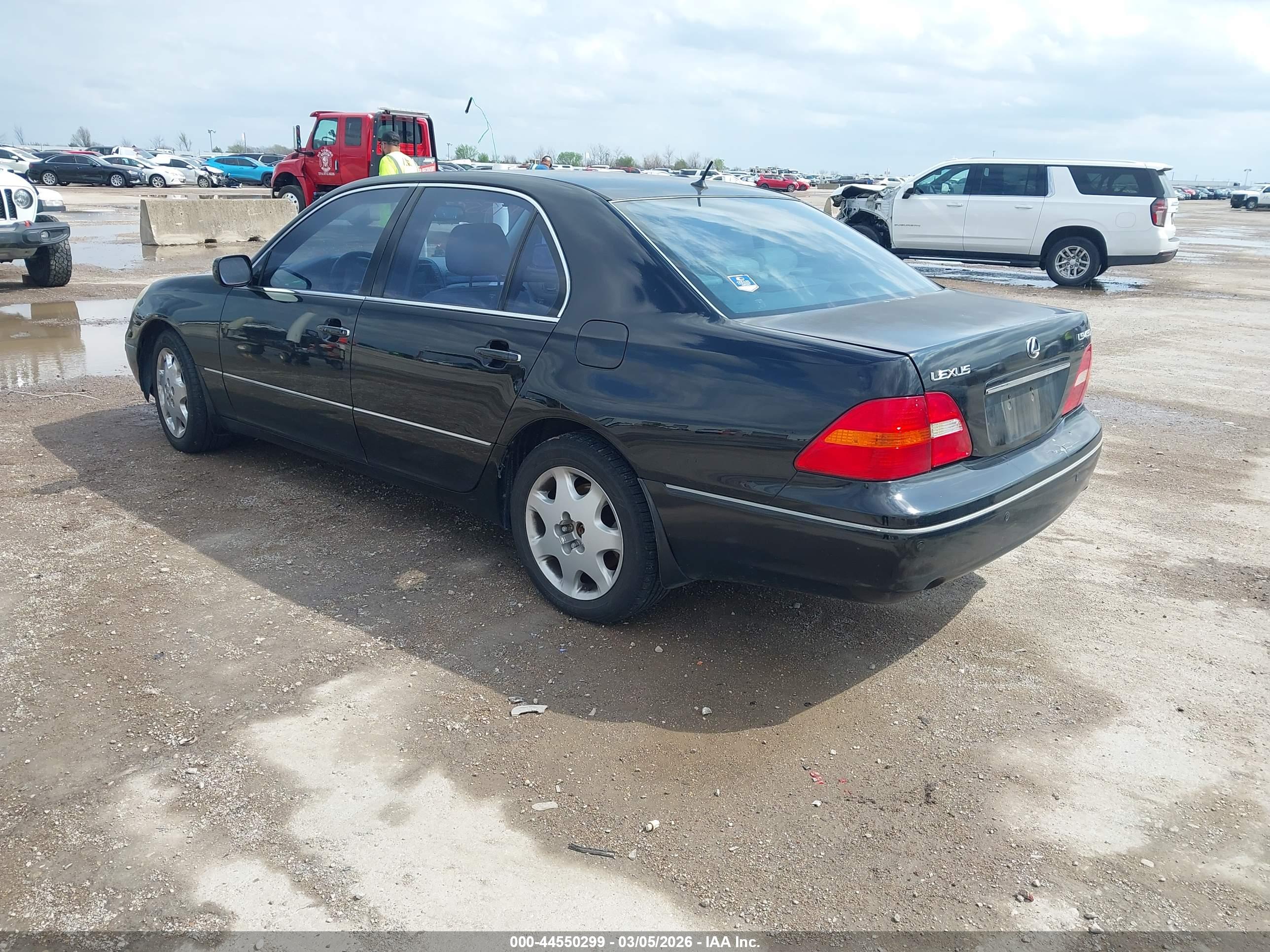 LEXUS LS image 3