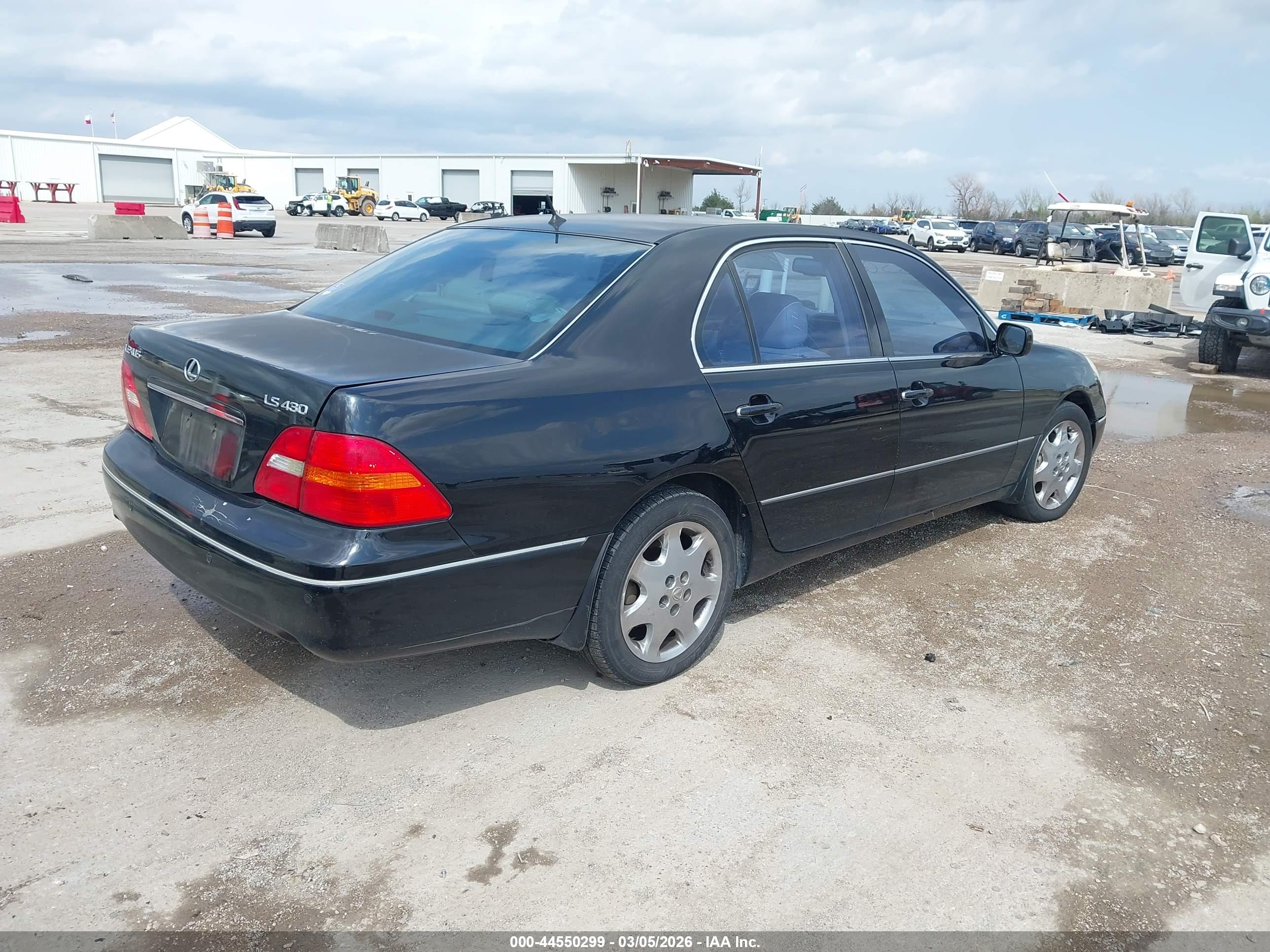 LEXUS LS image 4
