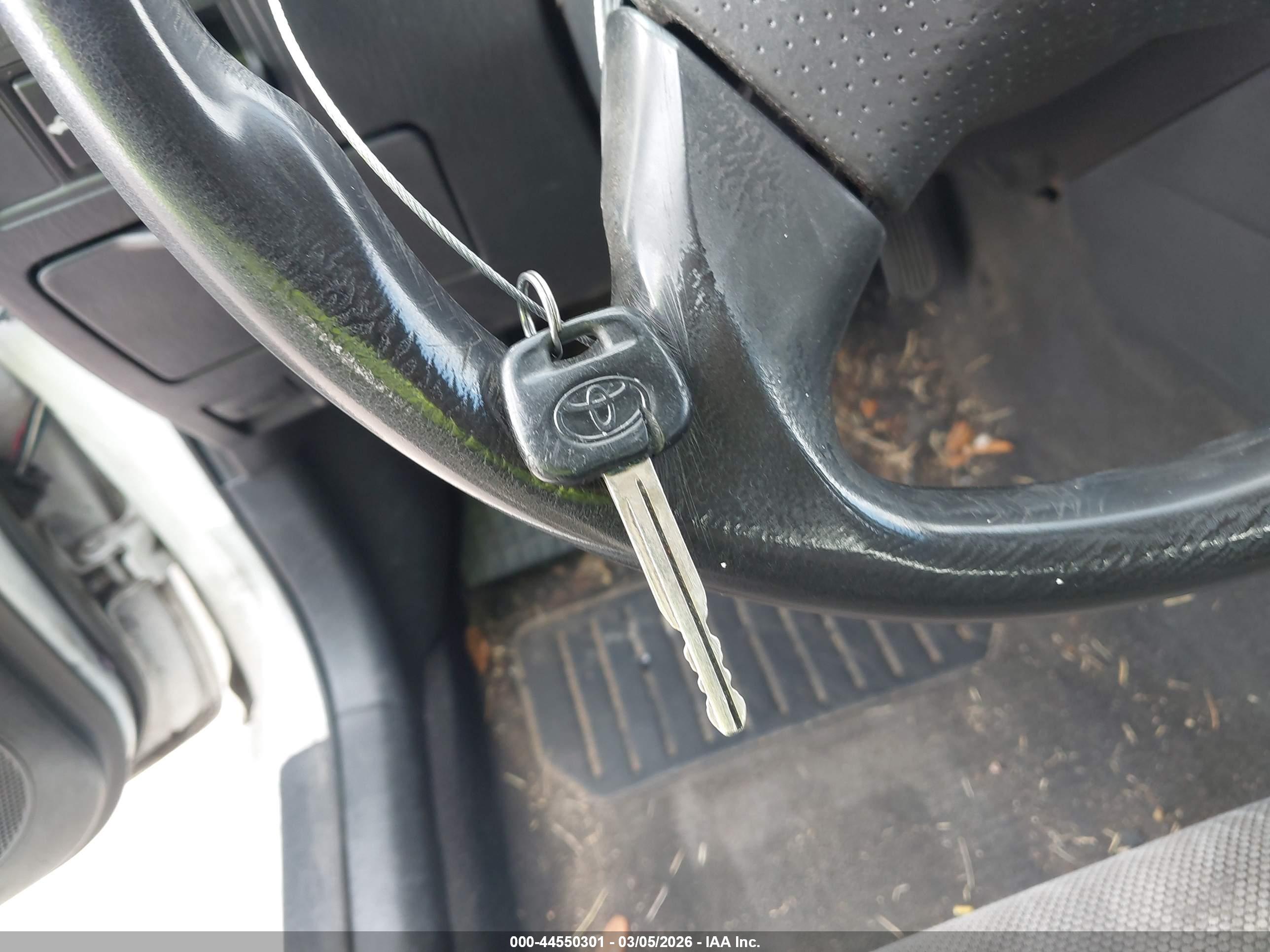 TOYOTA MATRIX image 11