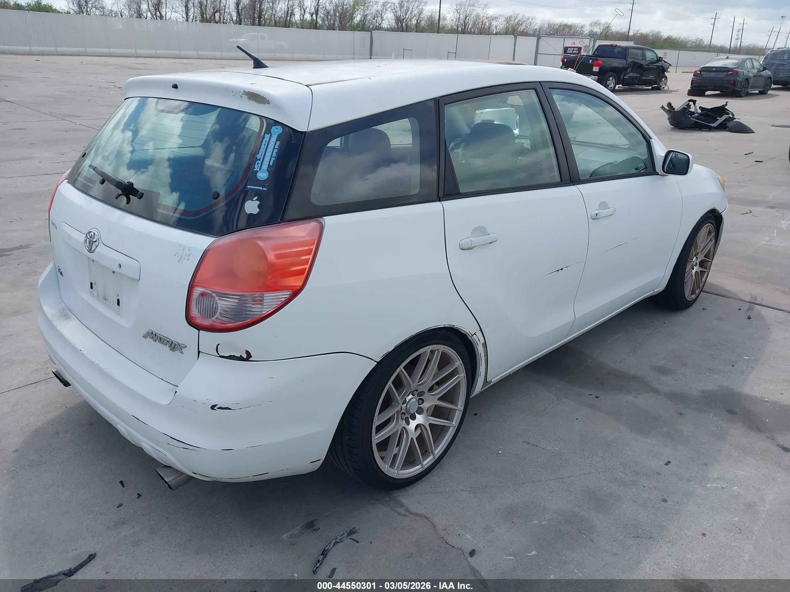 TOYOTA MATRIX image 4