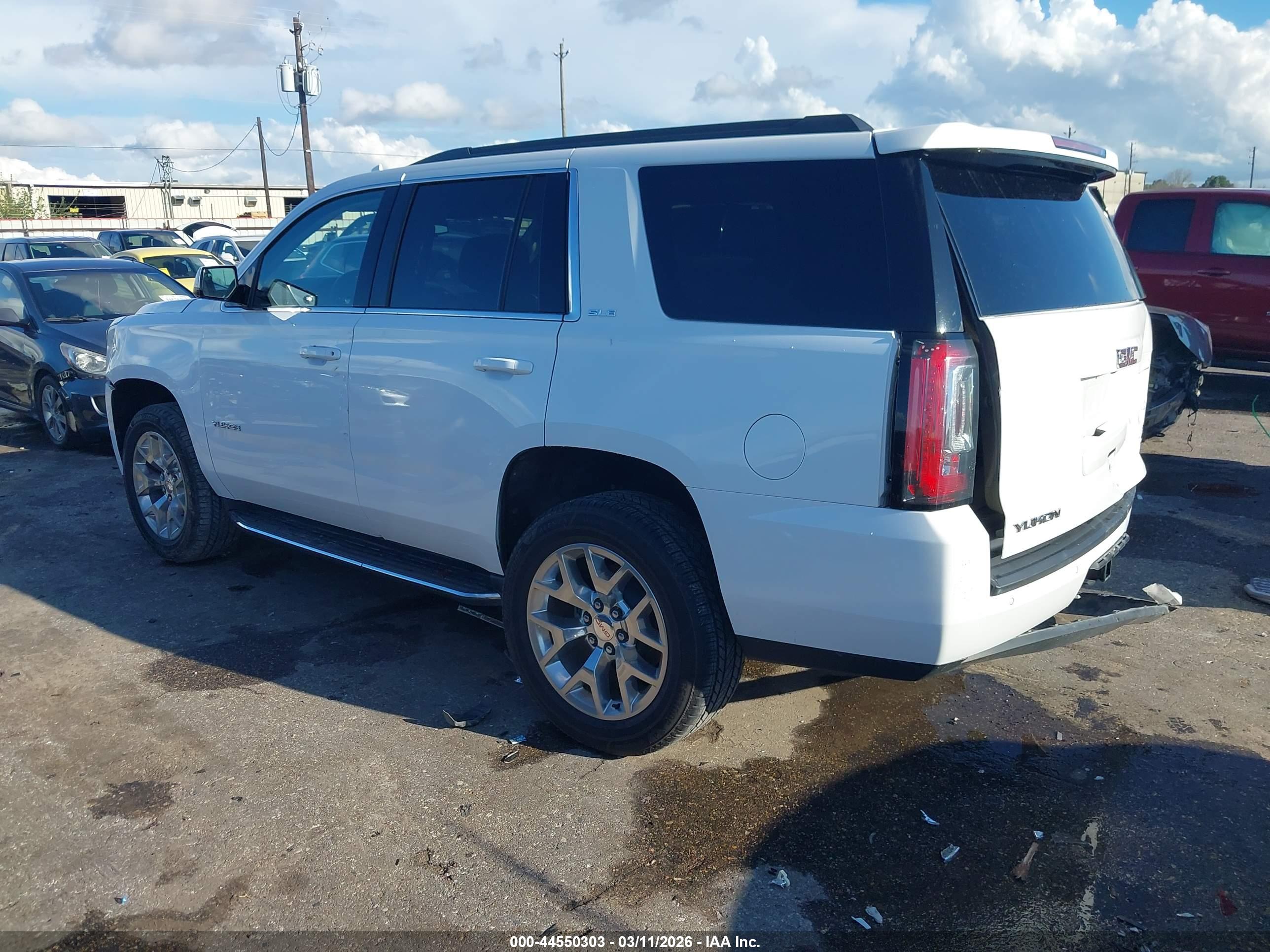 GMC YUKON image 3