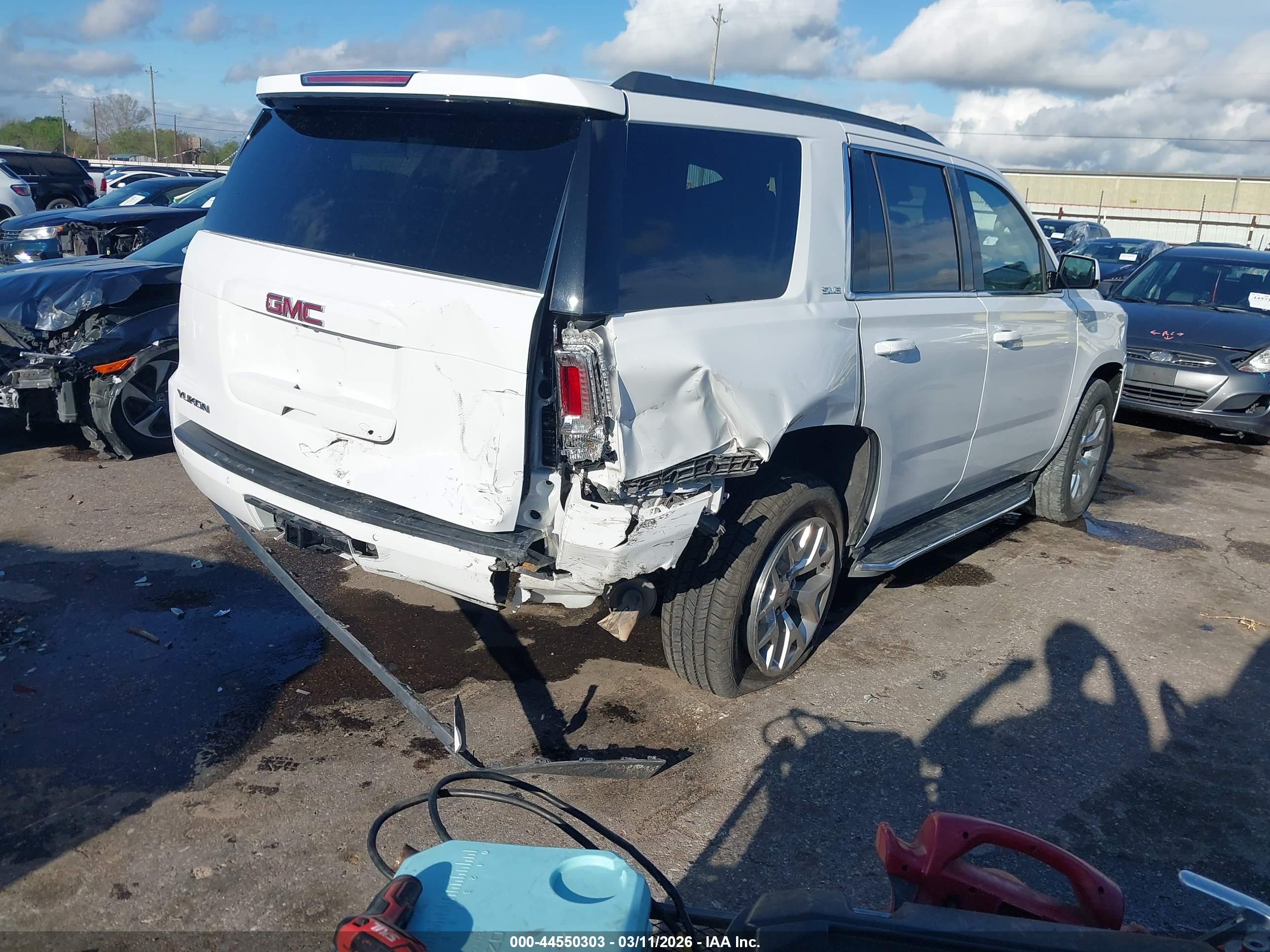 GMC YUKON image 4