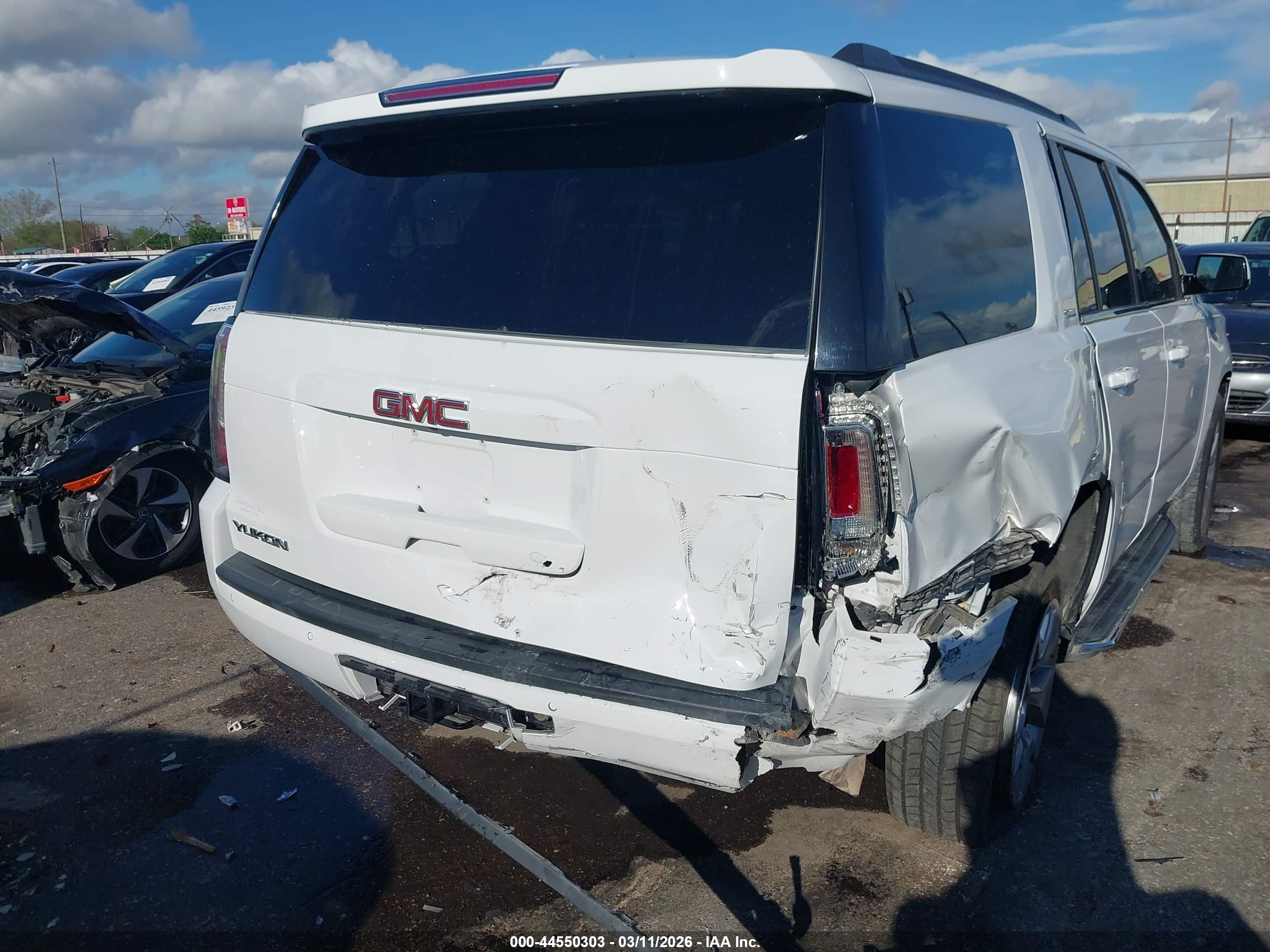GMC YUKON image 6