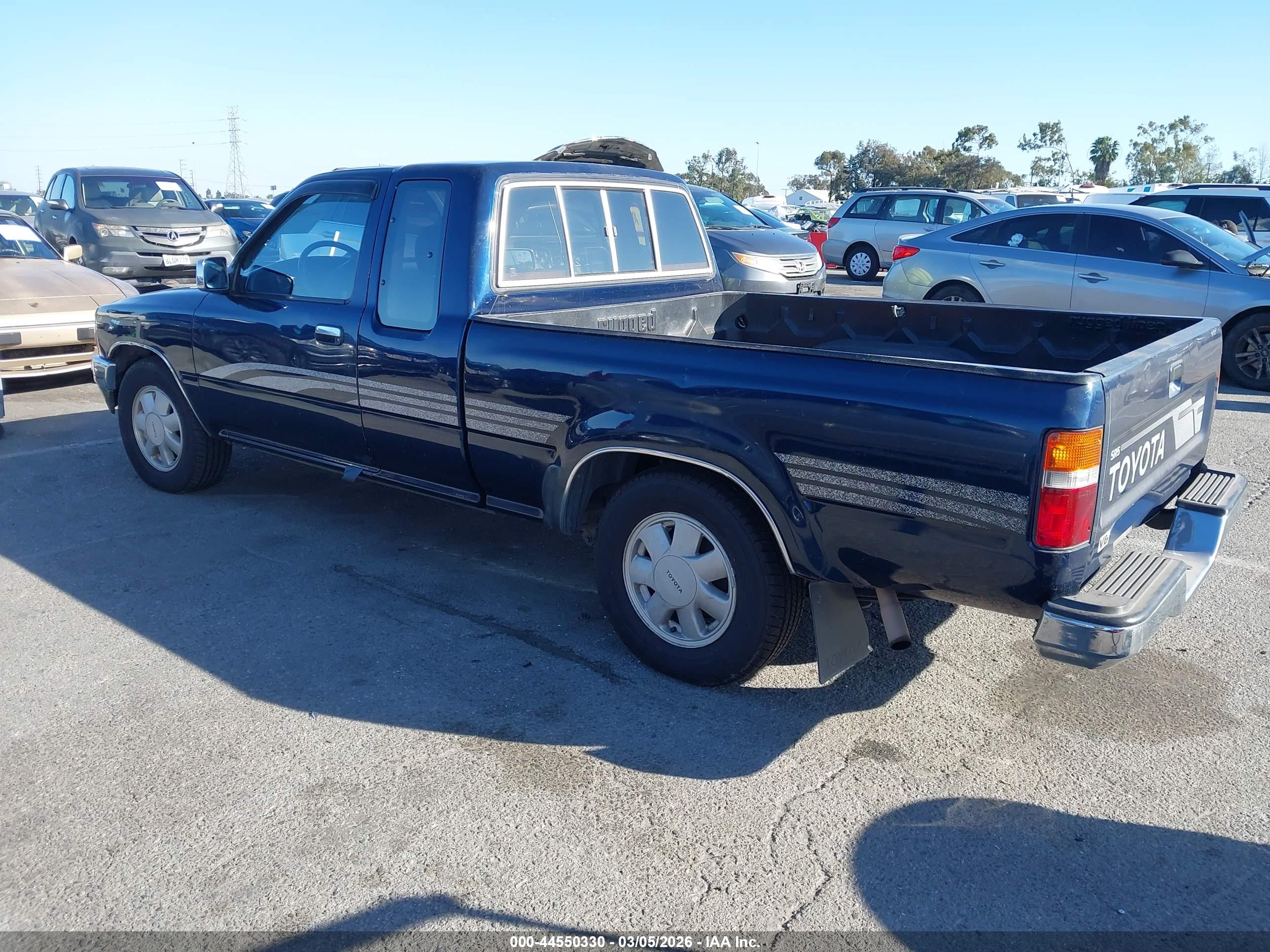 TOYOTA PICKUP image 3