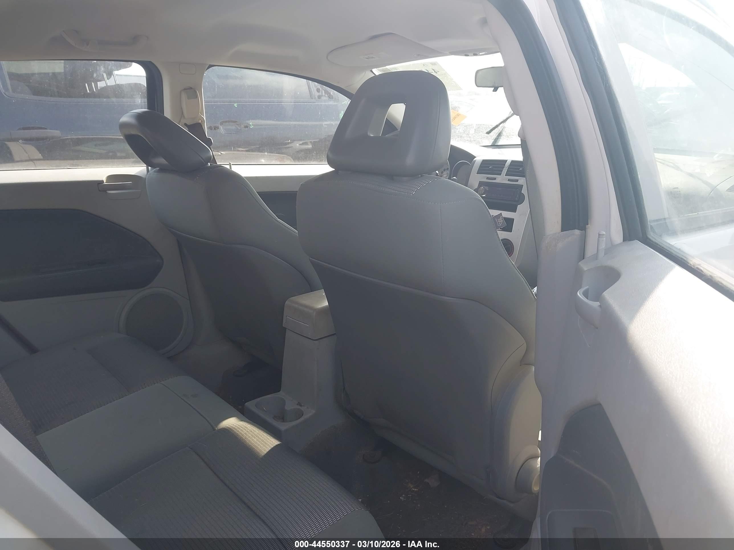 DODGE CALIBER image 8