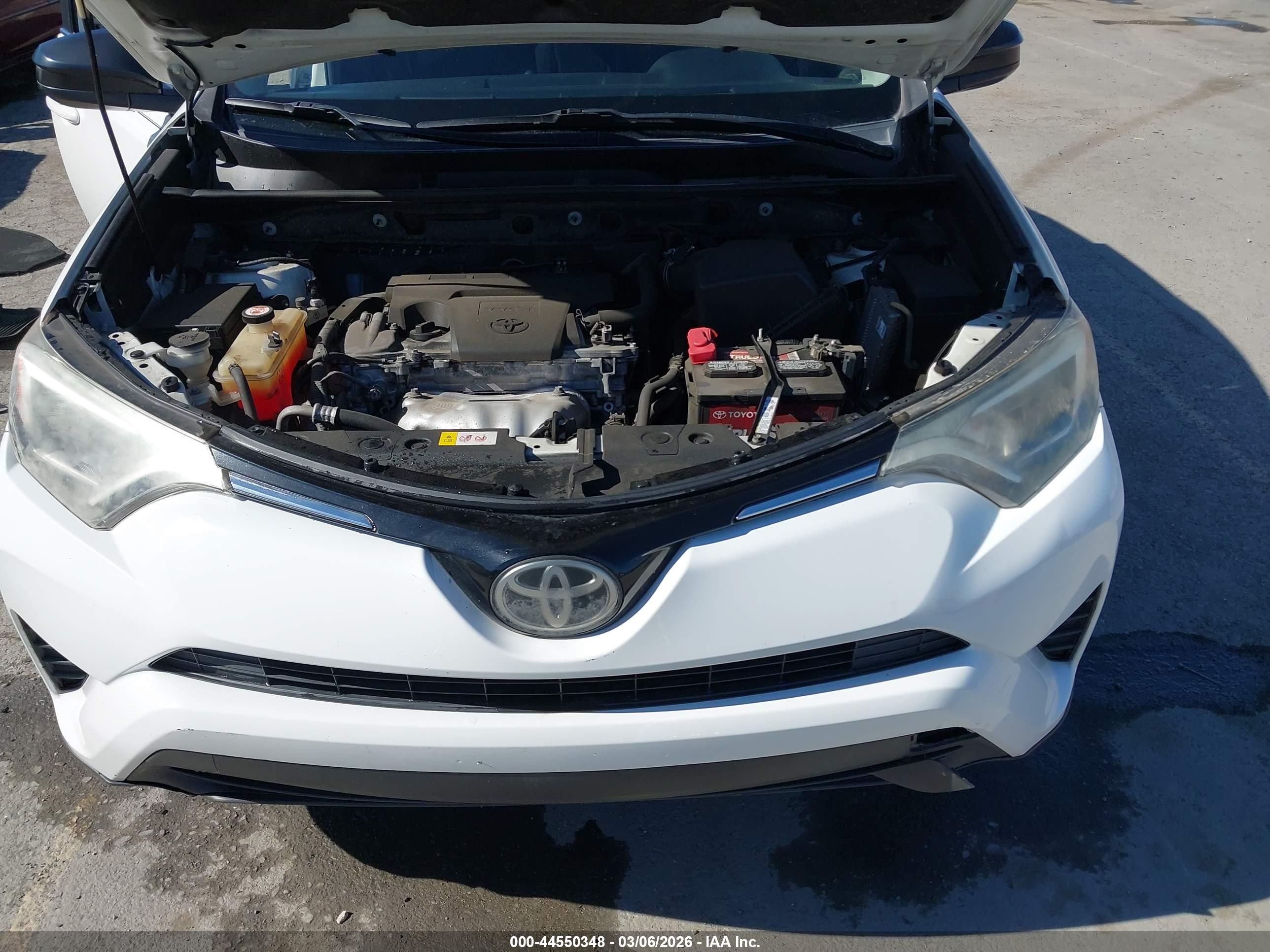 TOYOTA RAV4 image 10