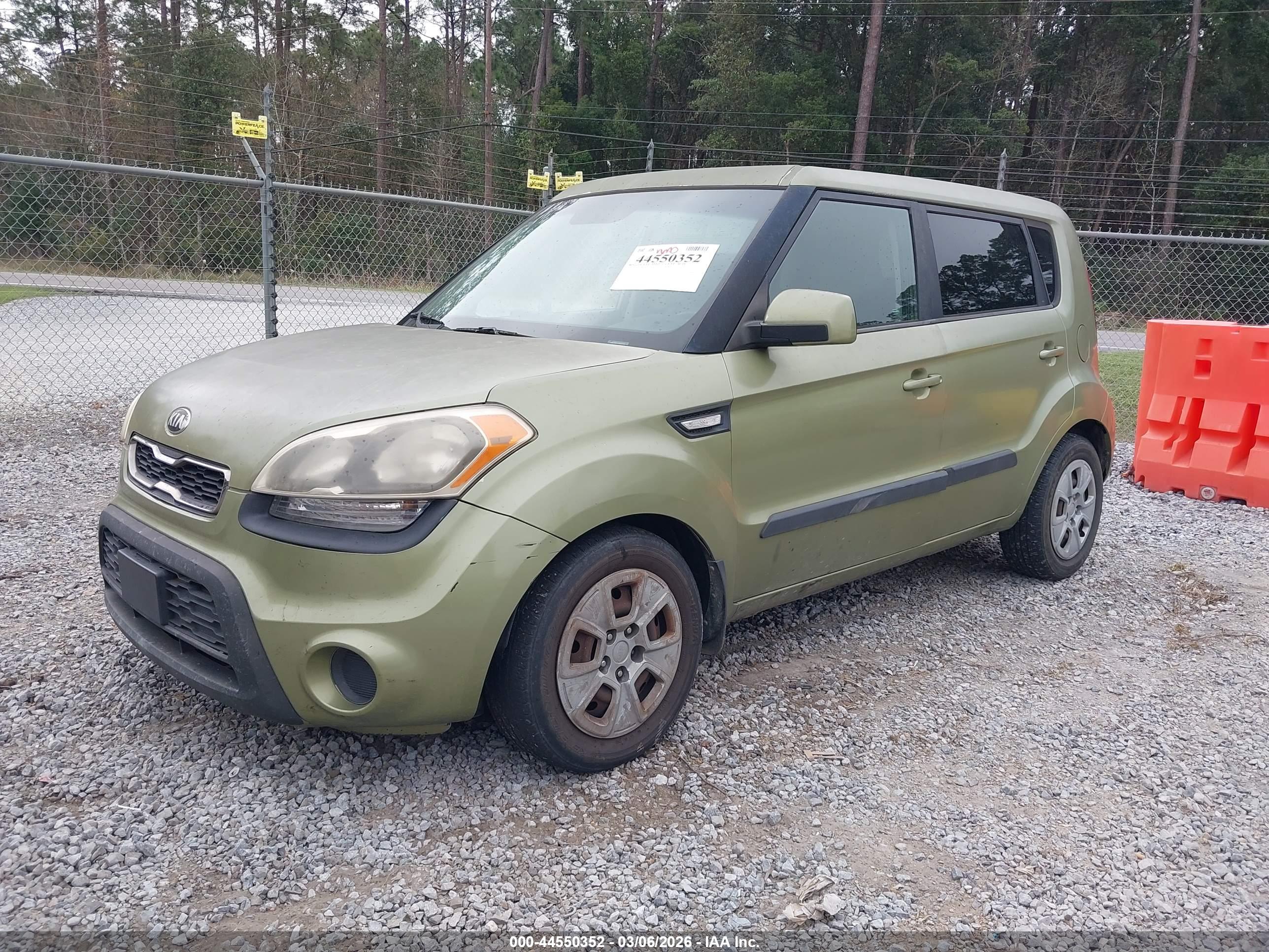 KIA SOUL image 2