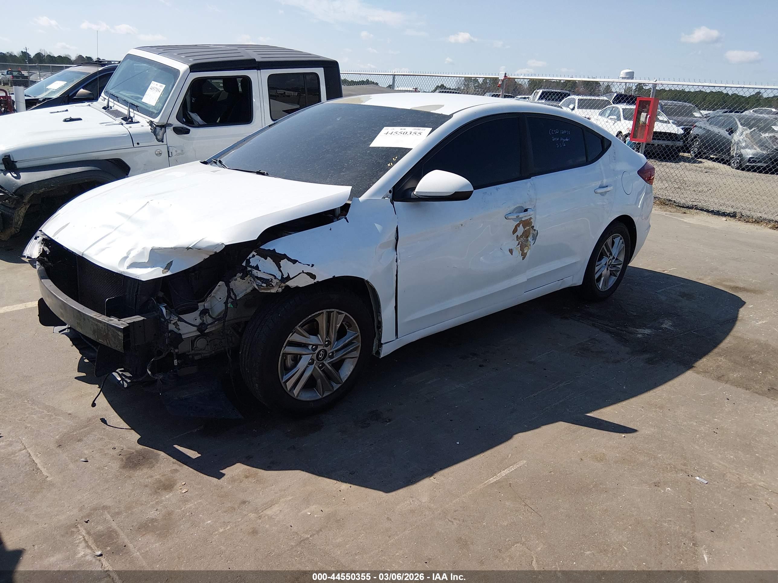 HYUNDAI ELANTRA image 2