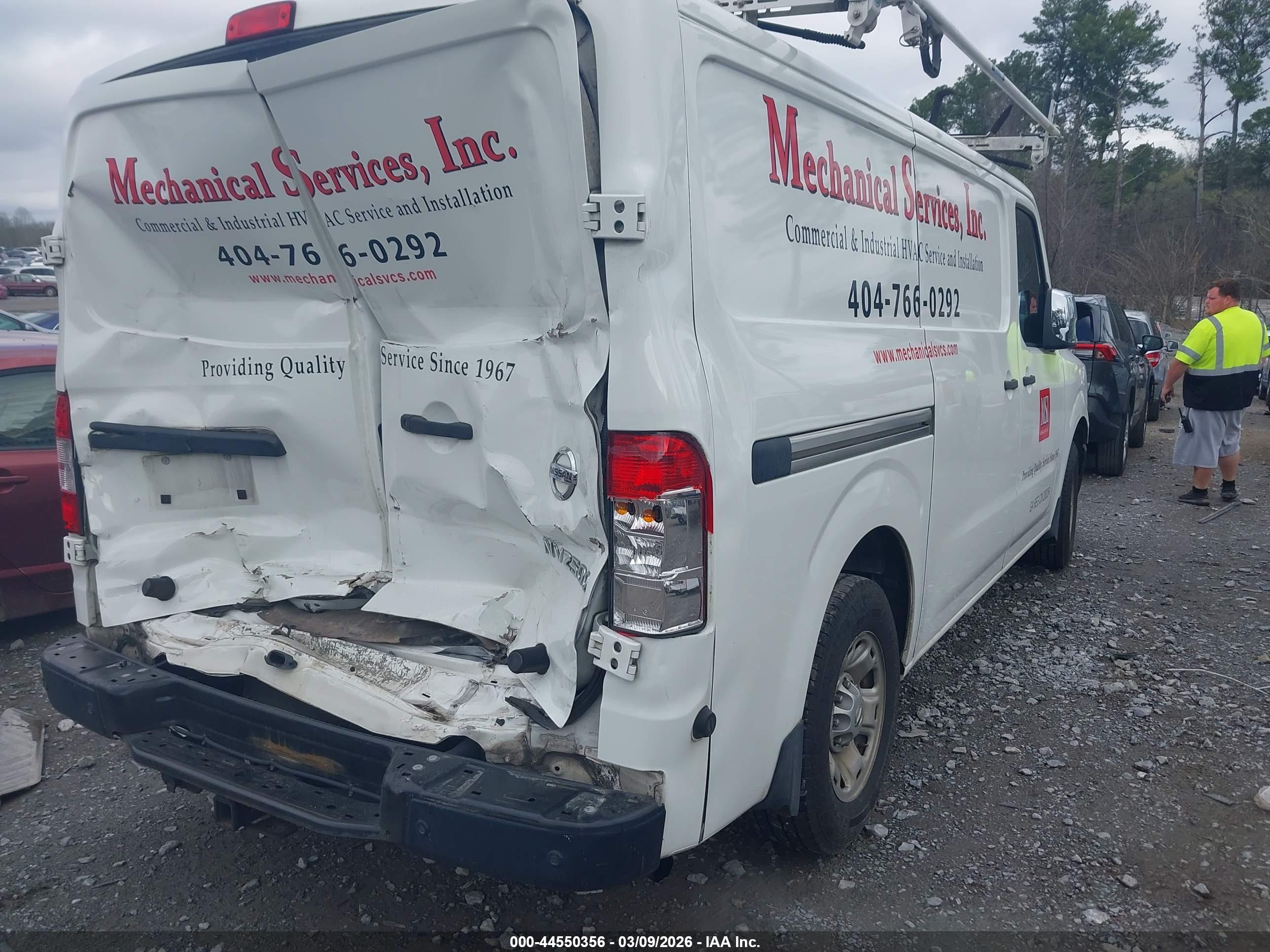 NISSAN NV image 4