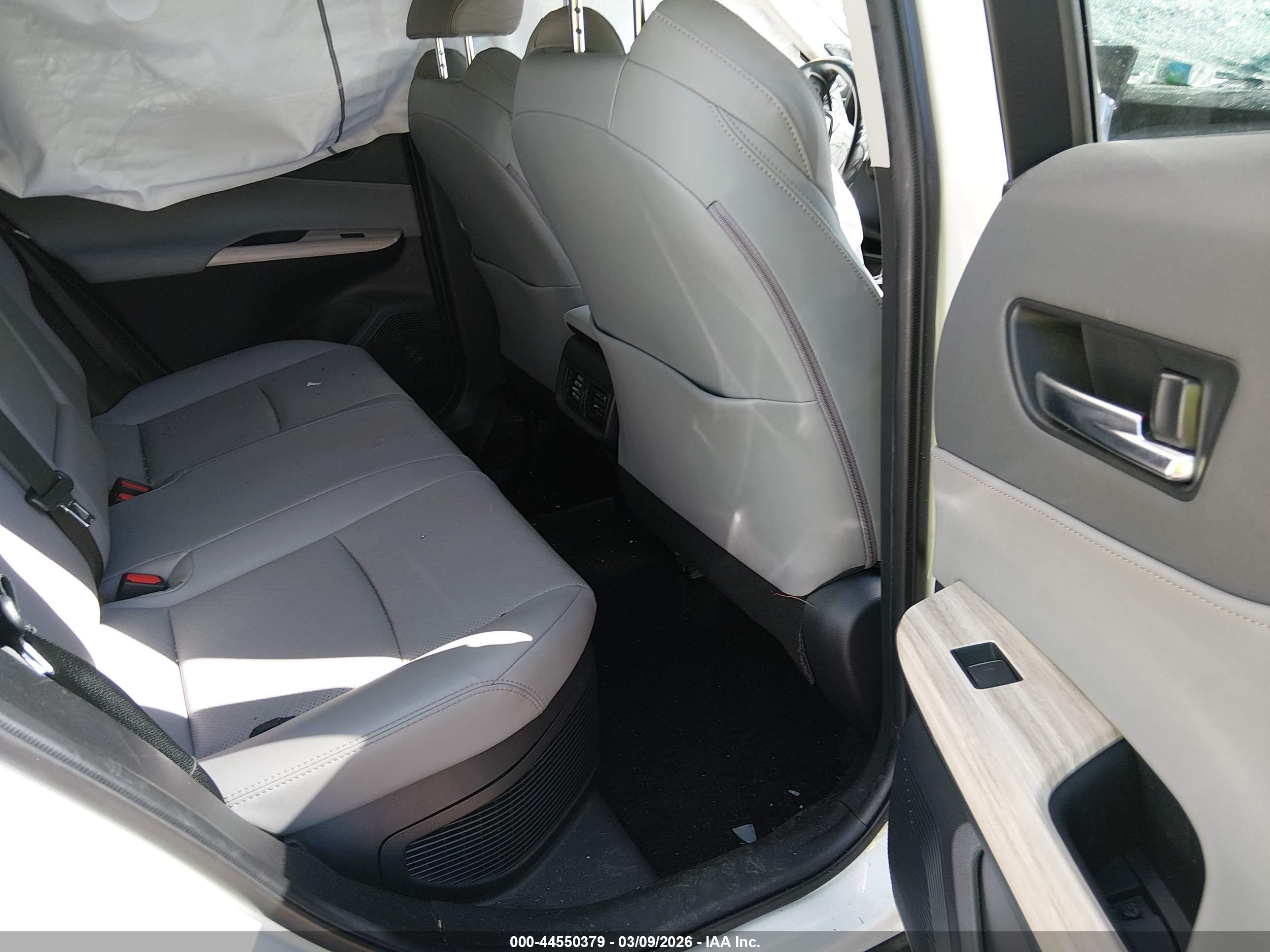 TOYOTA VENZA image 8