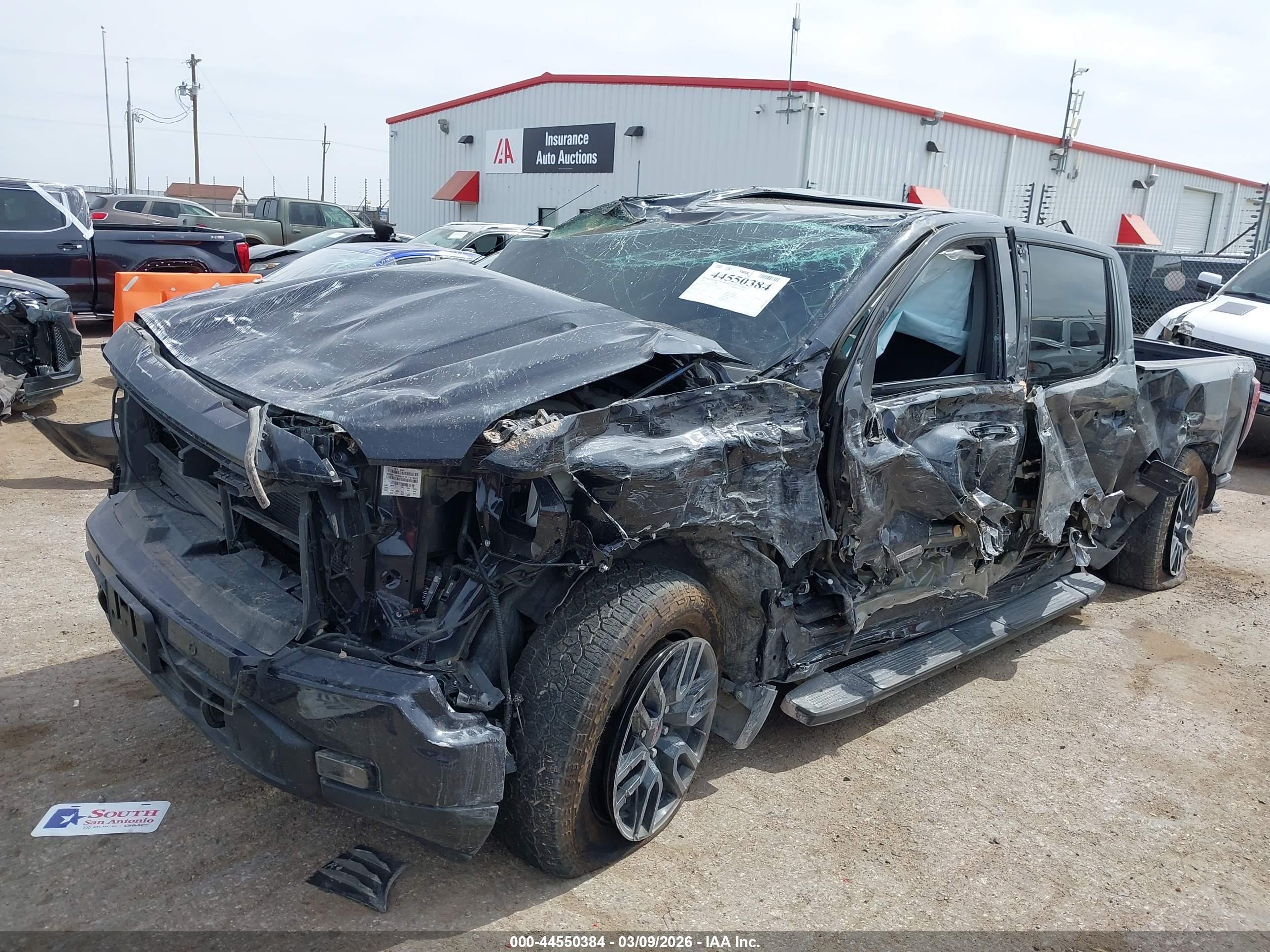 GMC SIERRA image 2